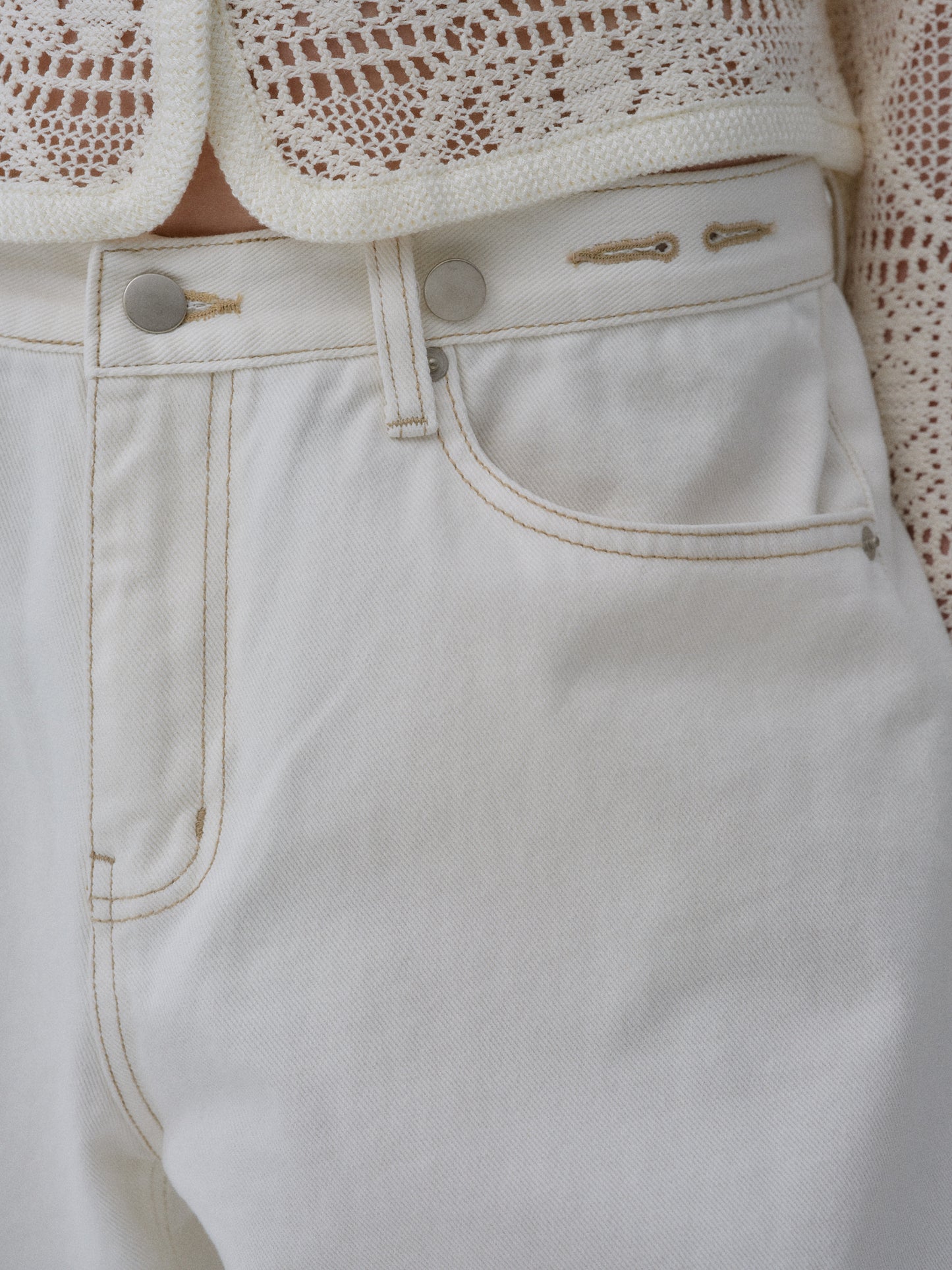Relaxed Buttoned Jeans, White