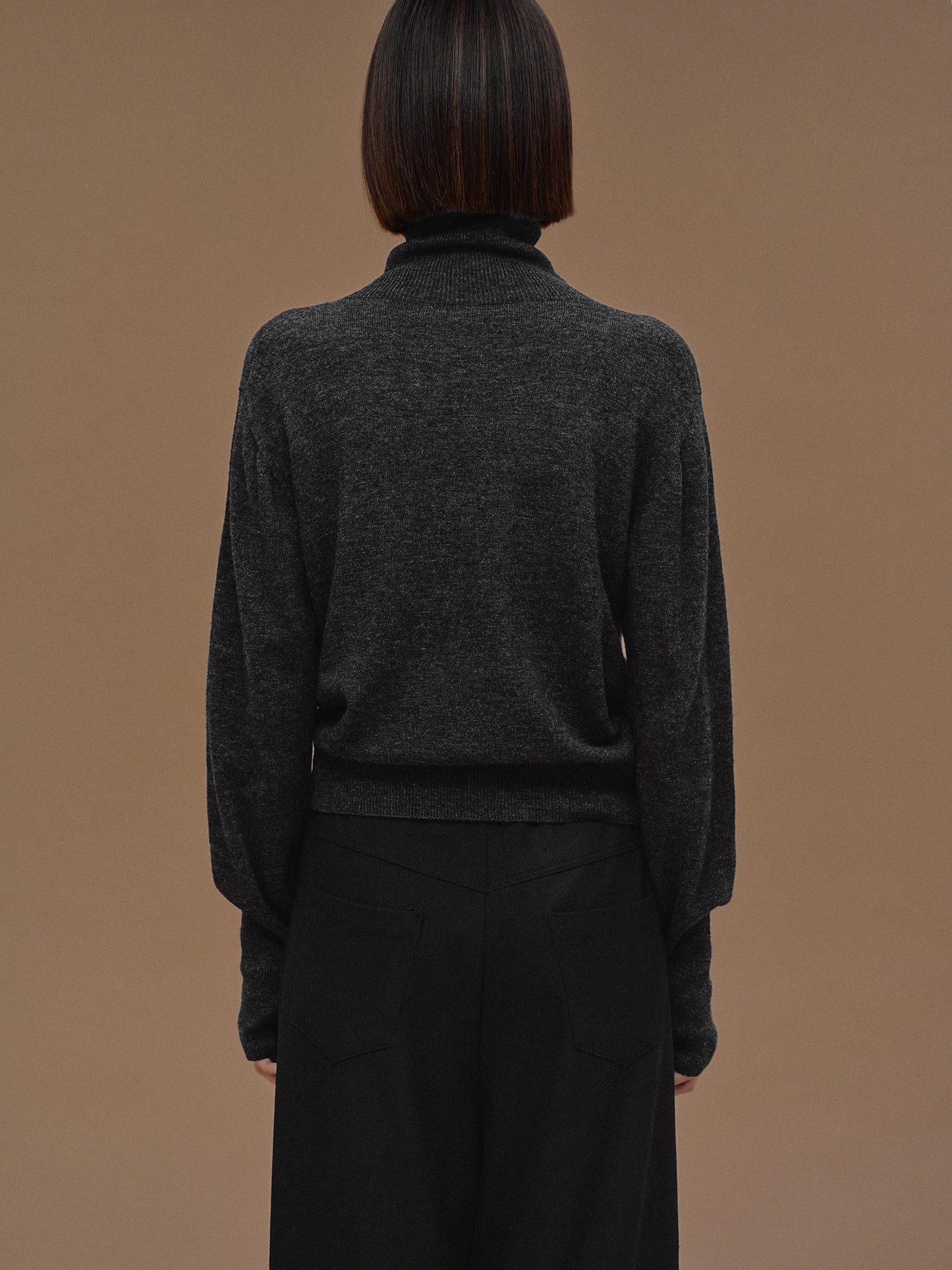 (Pre-order) Thumb-Slot Cashmere Turtleneck, Charcoal
