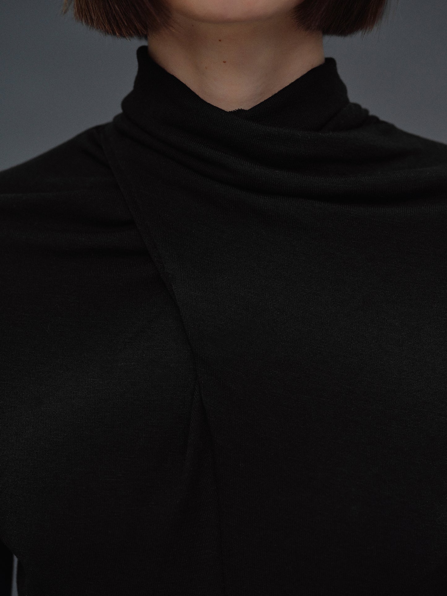 Daye Cross Neck Wool T-Shirt, Black