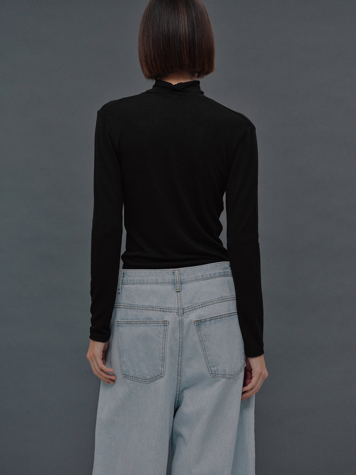 Daye Cross Neck Wool T-Shirt, Black