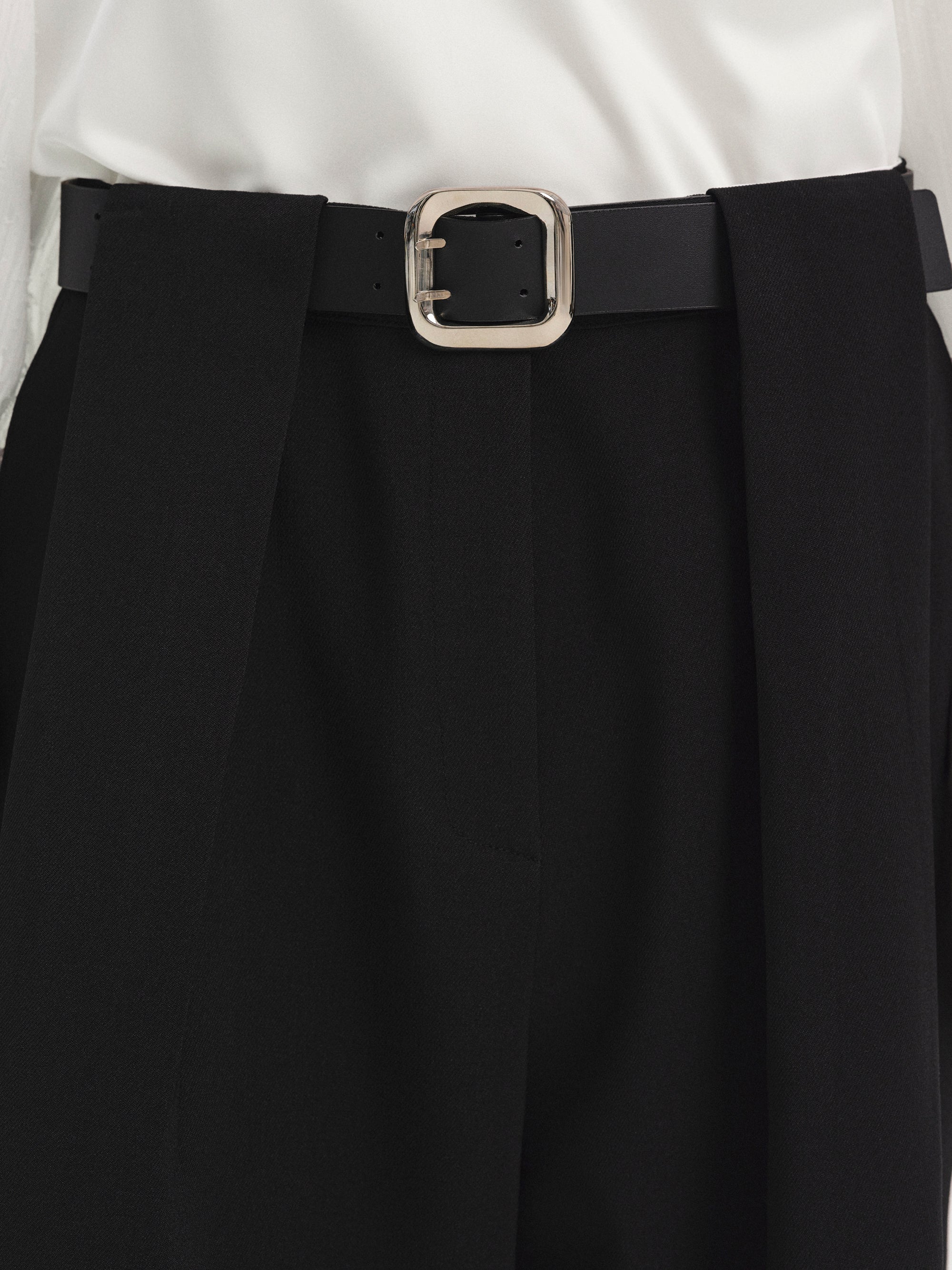 Matteo Belted Tuck Trousers, Black