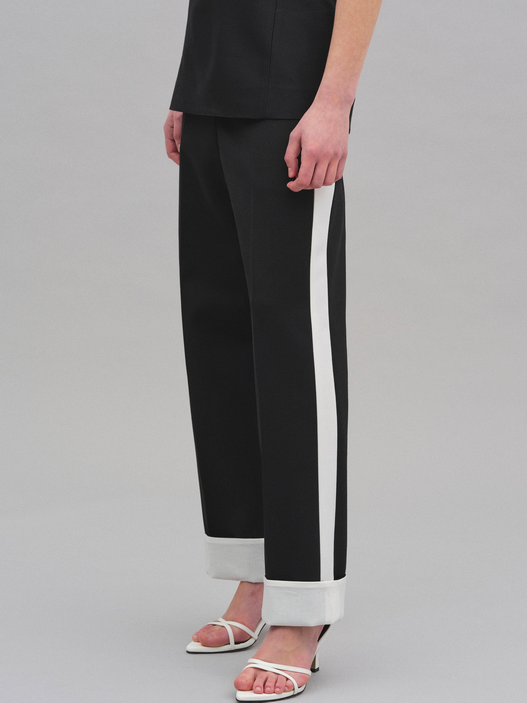 Colorblock Cuffed Trousers, Black