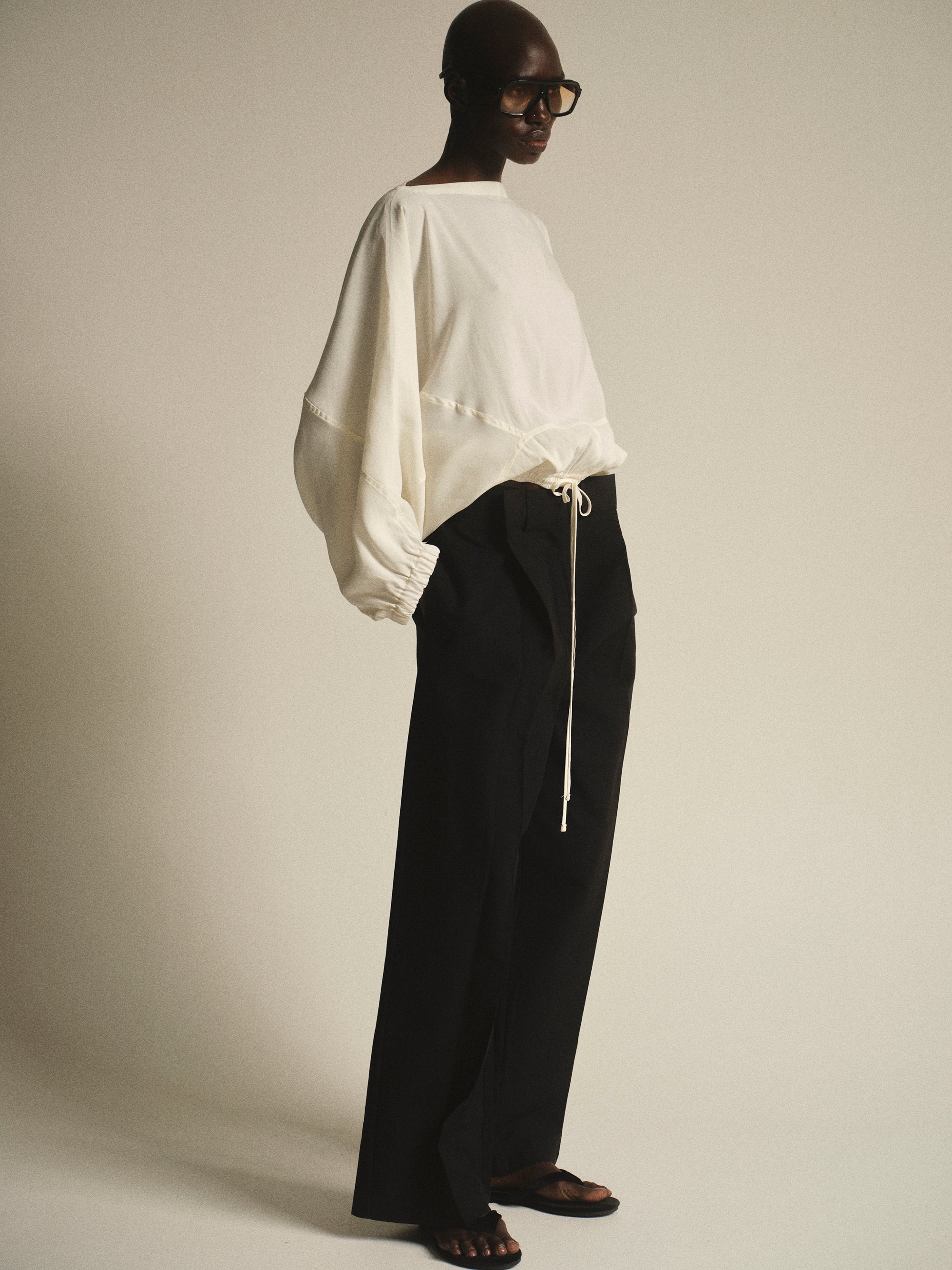Relaxed Pleated Chinos, Black