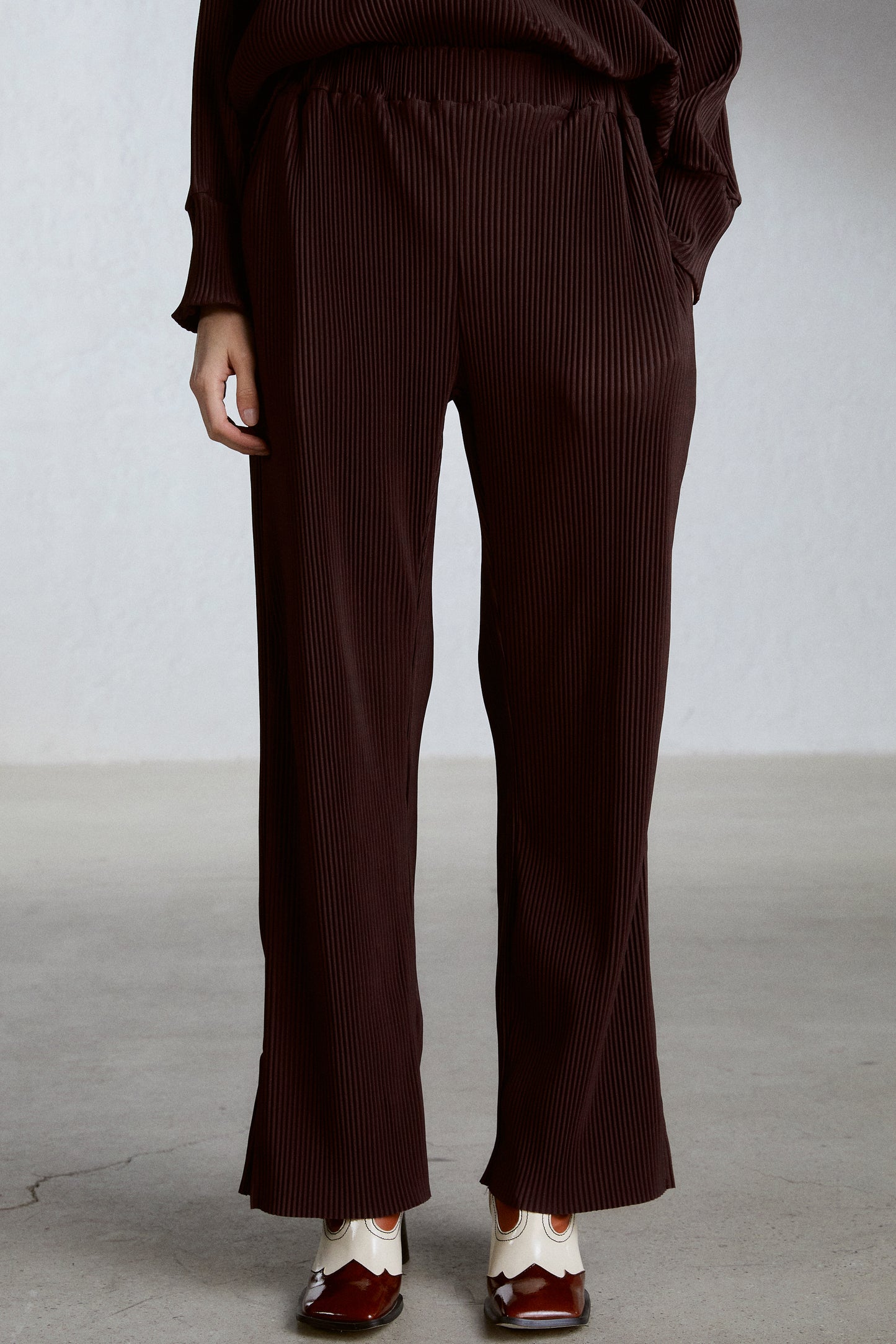 Pleated Flare Sweatpants, Wine
