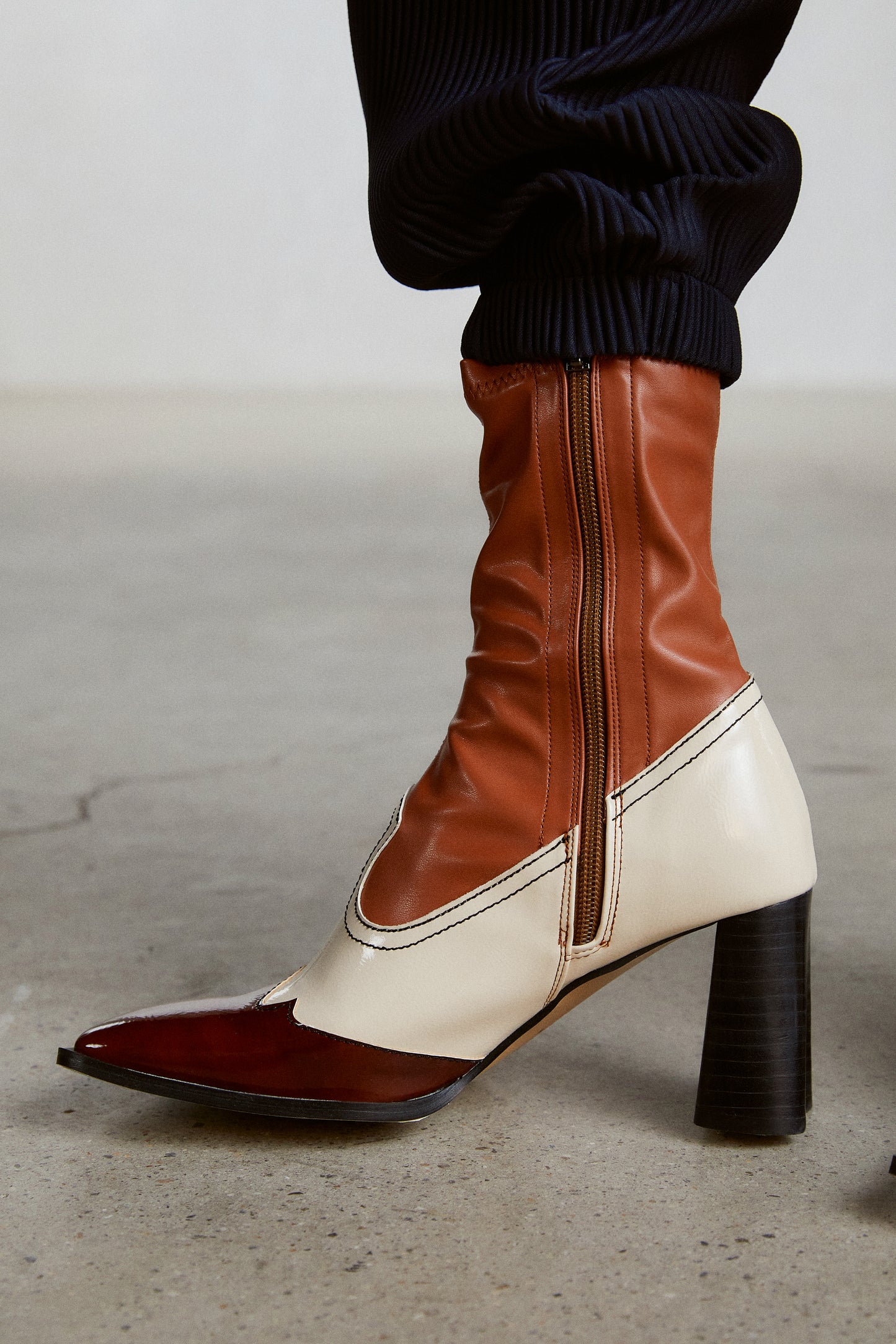 Two-Tone Cowboy Ankle Boots, Cinnamon/White