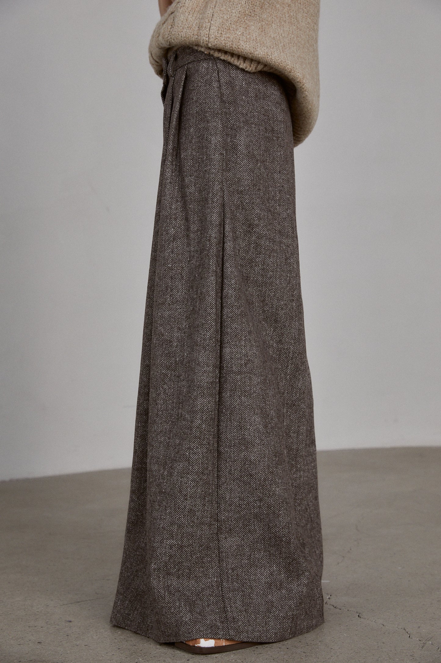 Wide Relaxed Wool-Blend Trousers, Brown
