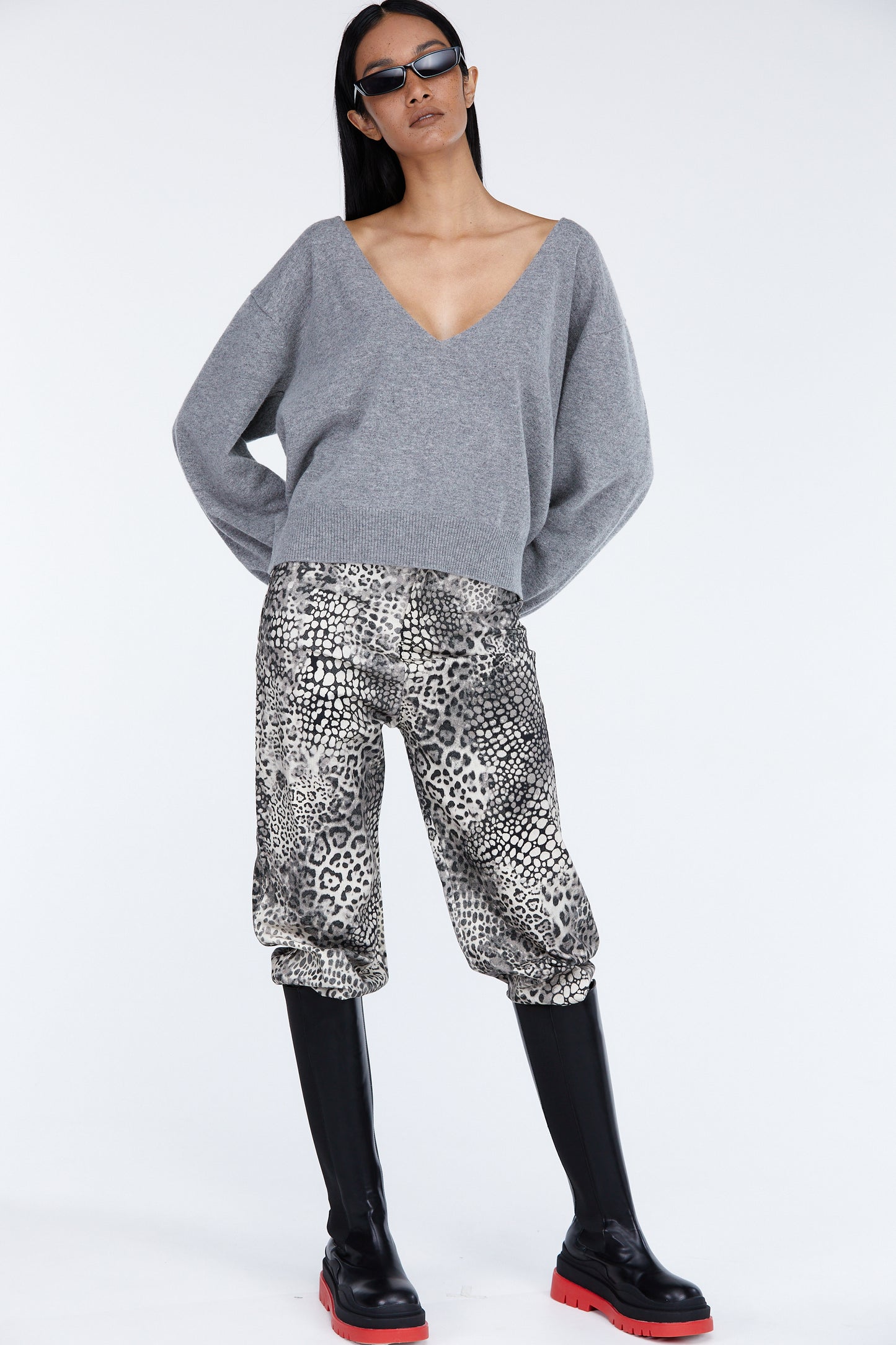 Deep V-Neck Wool Cashmere Blend Sweater, Grey