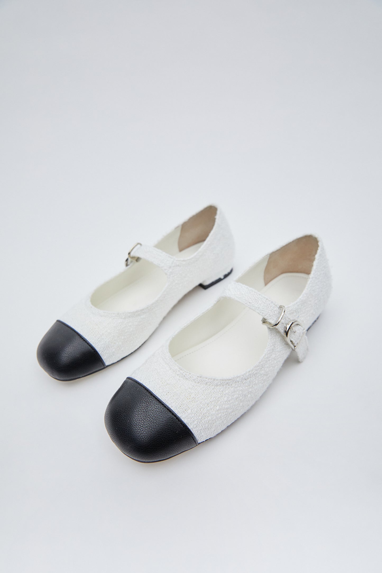 Tweed Mary Janes, Snow White