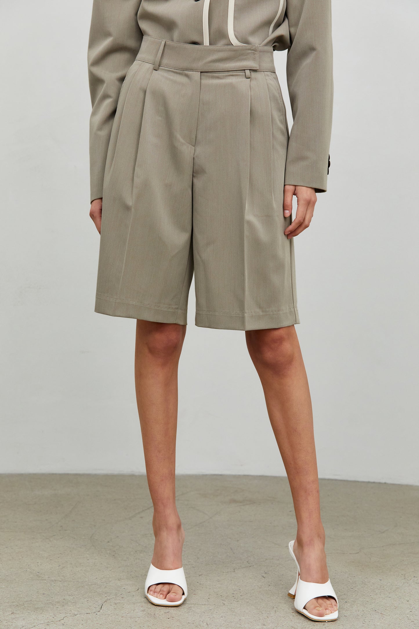 Wide Folded Suit Shorts, Hazelwood