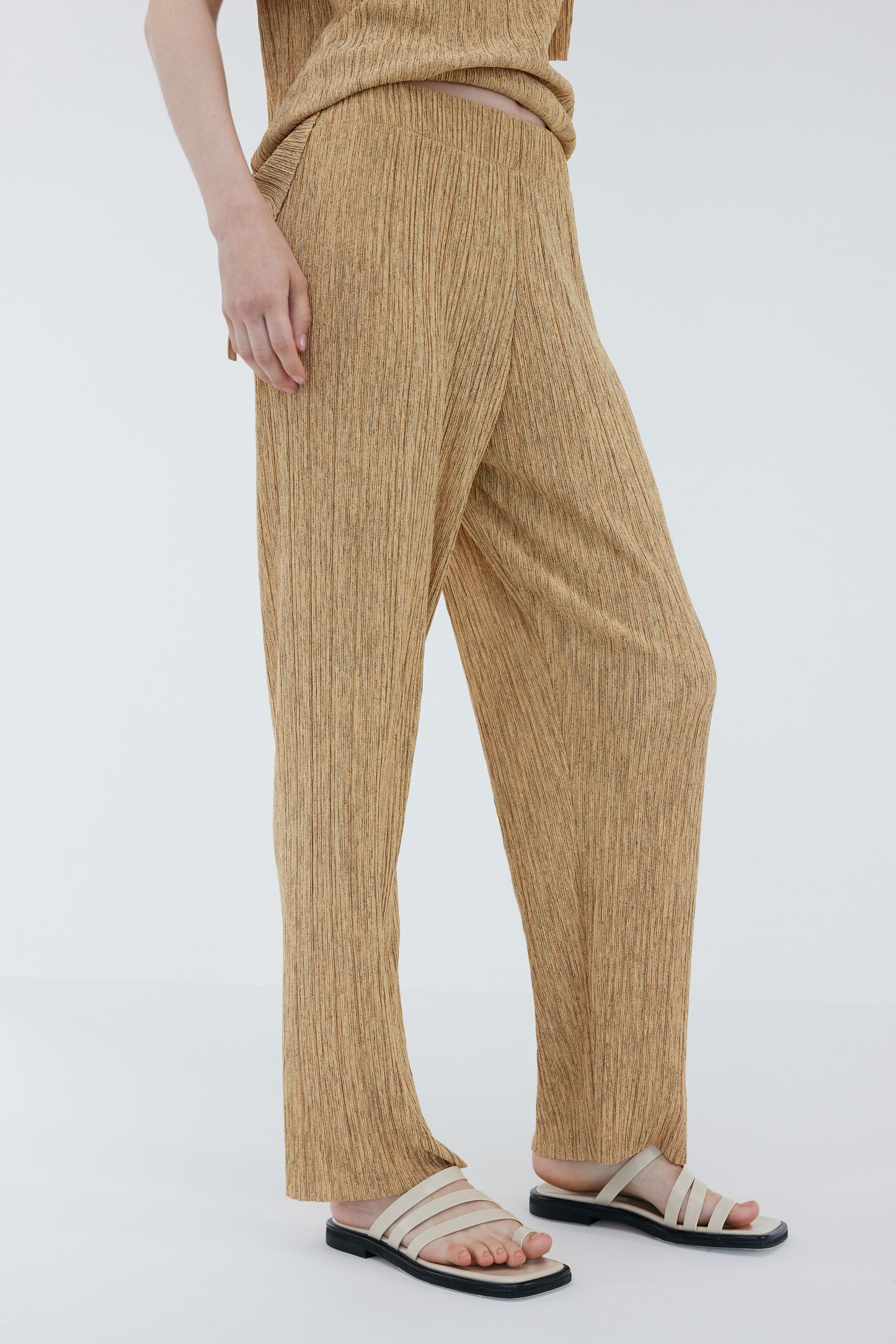 Relaxed Plissé Pants, Biscotti Melange
