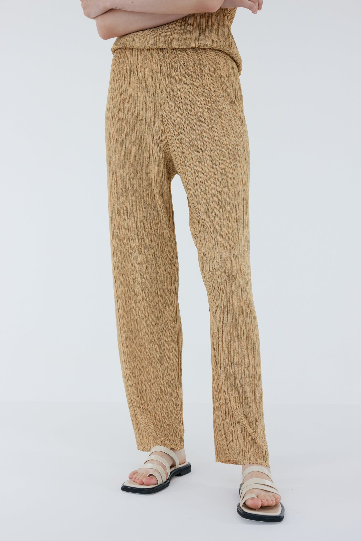 Relaxed Plissé Pants, Biscotti Melange