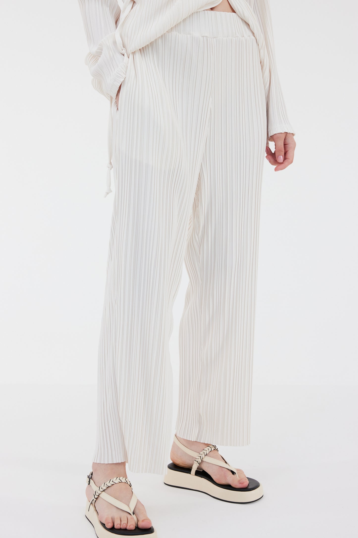 Straight Plissé Pants, Cream