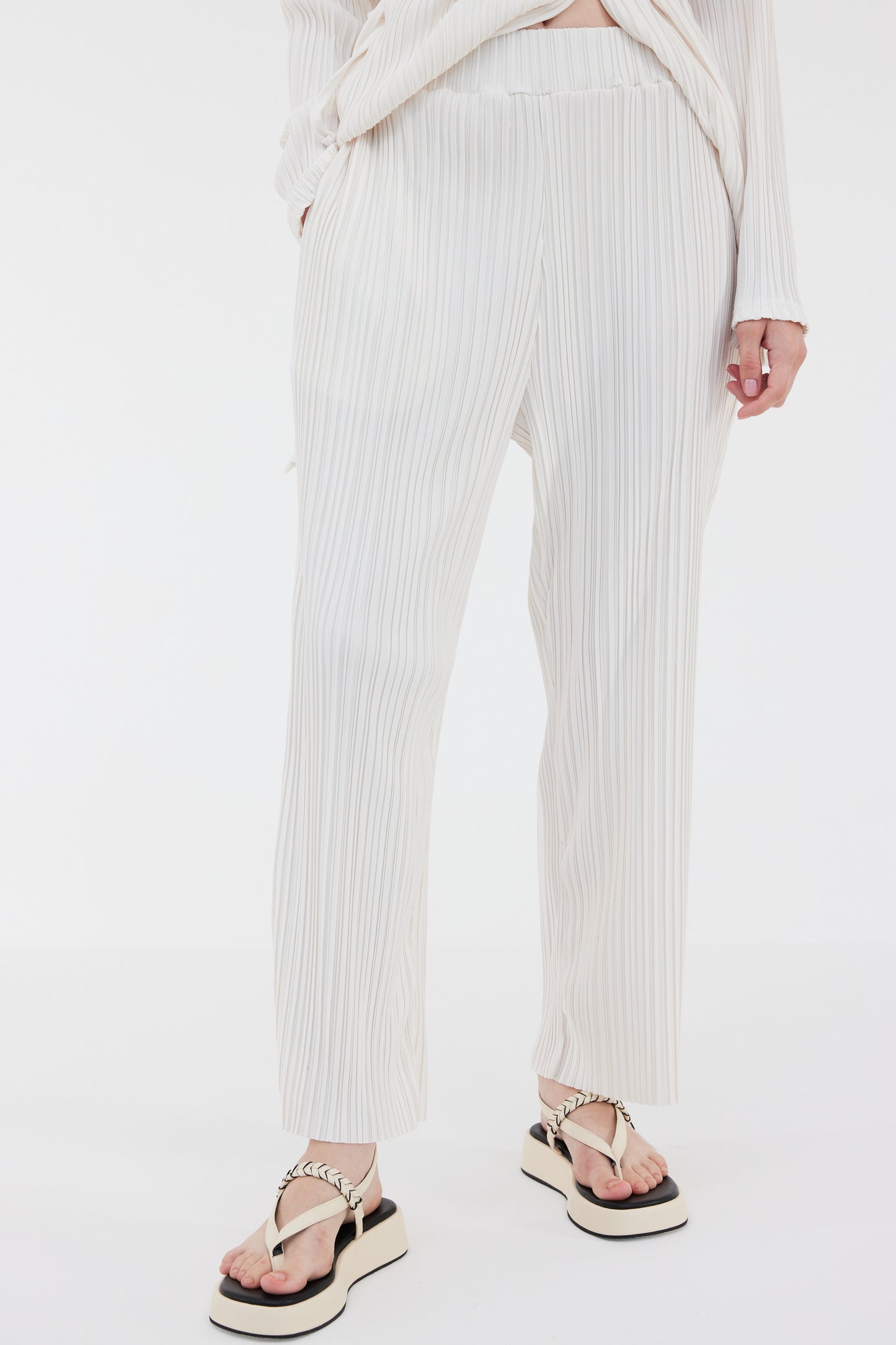 Straight Plissé Pants, Cream