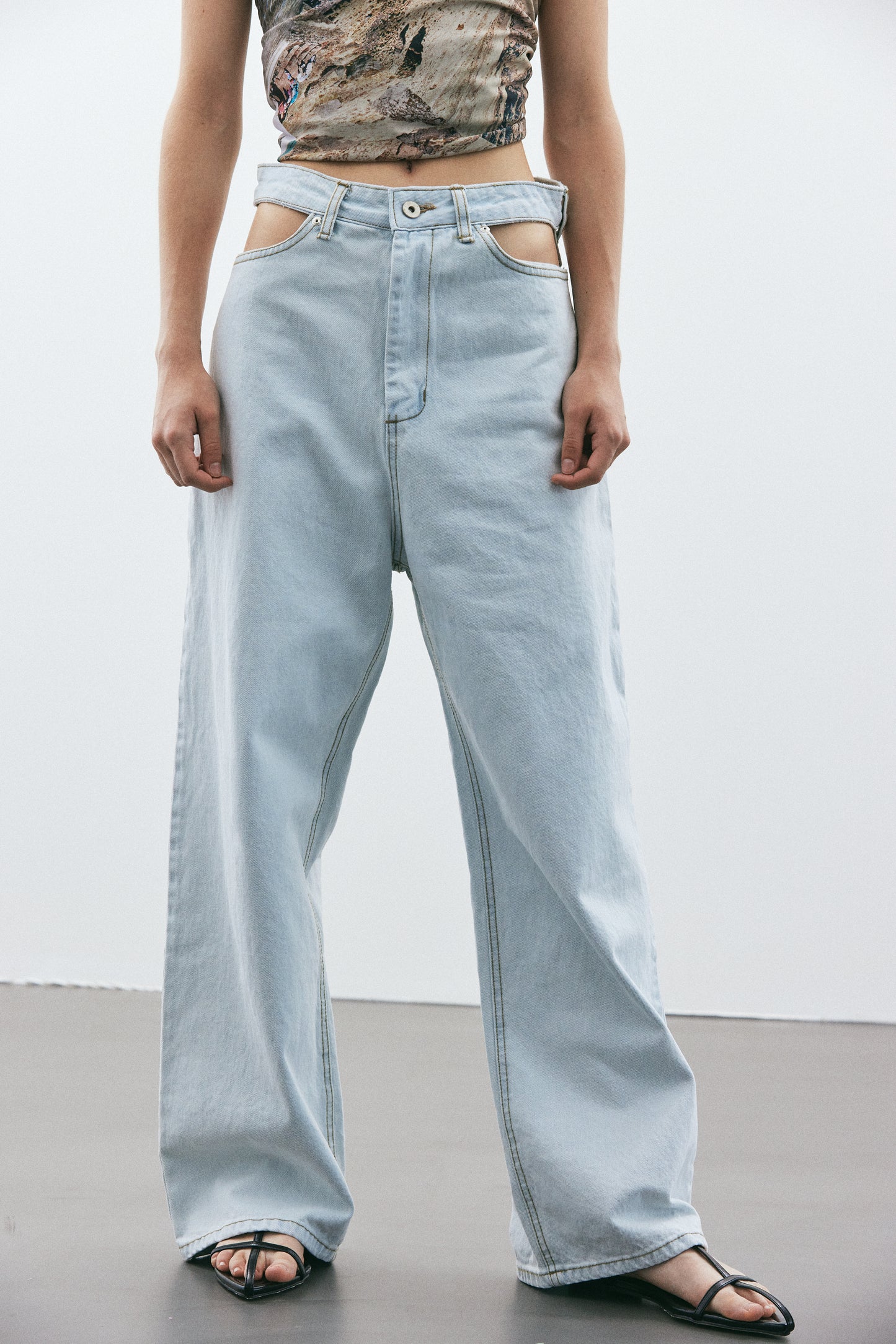 Cutout Waist Jeans, Light Wash