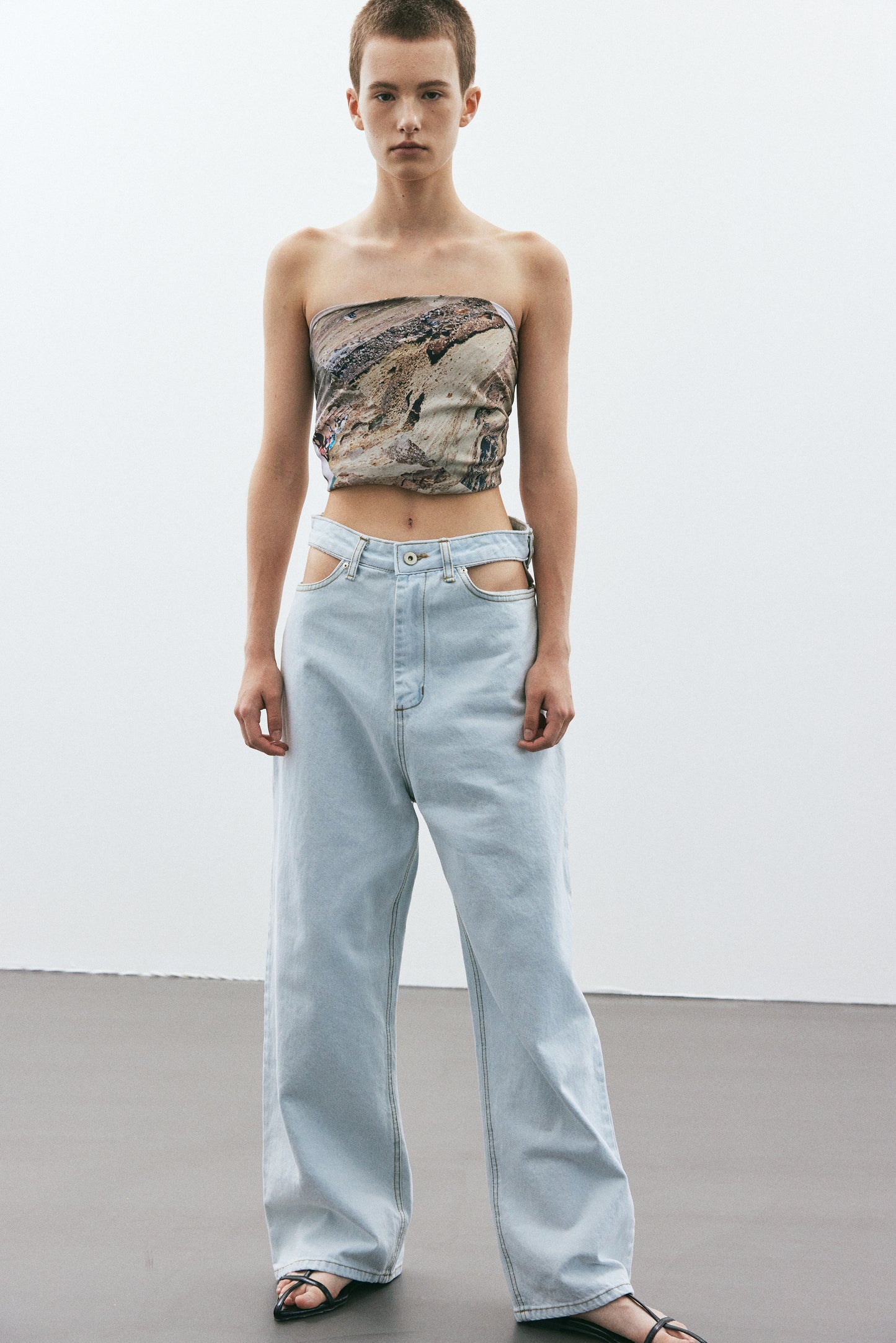Cutout Waist Jeans, Light Wash
