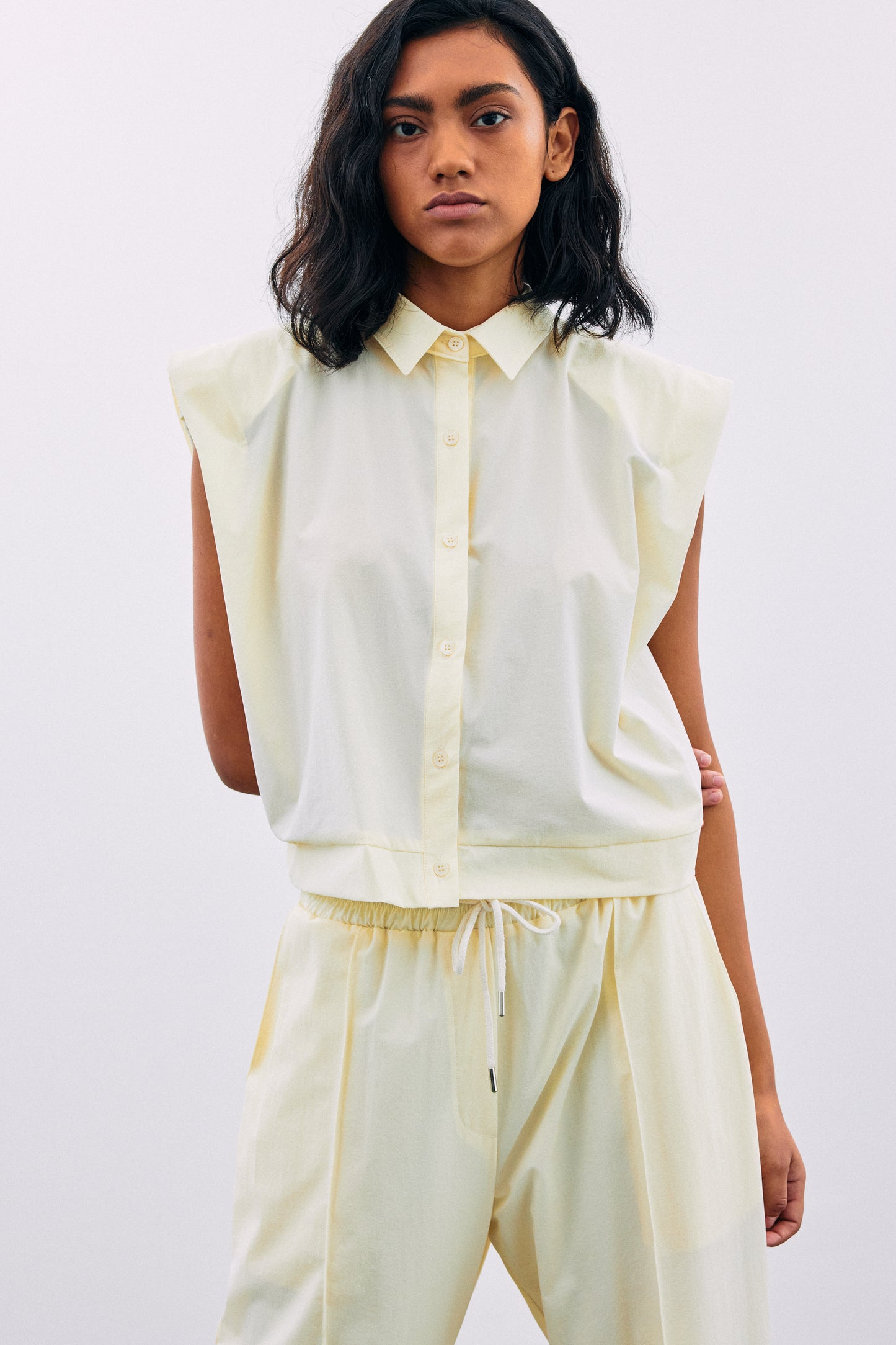Boxy Padded Sleeveless Shirt, Daffodil