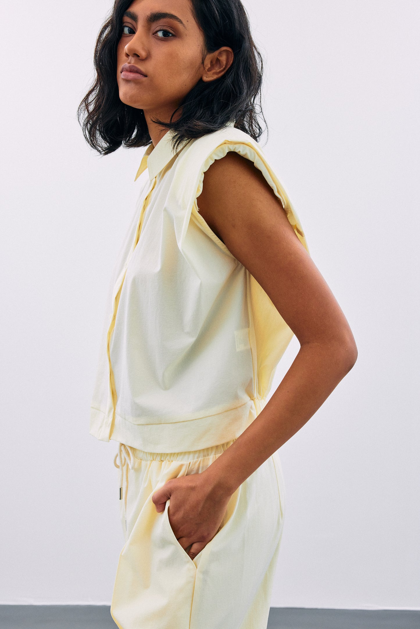 Boxy Padded Sleeveless Shirt, Daffodil