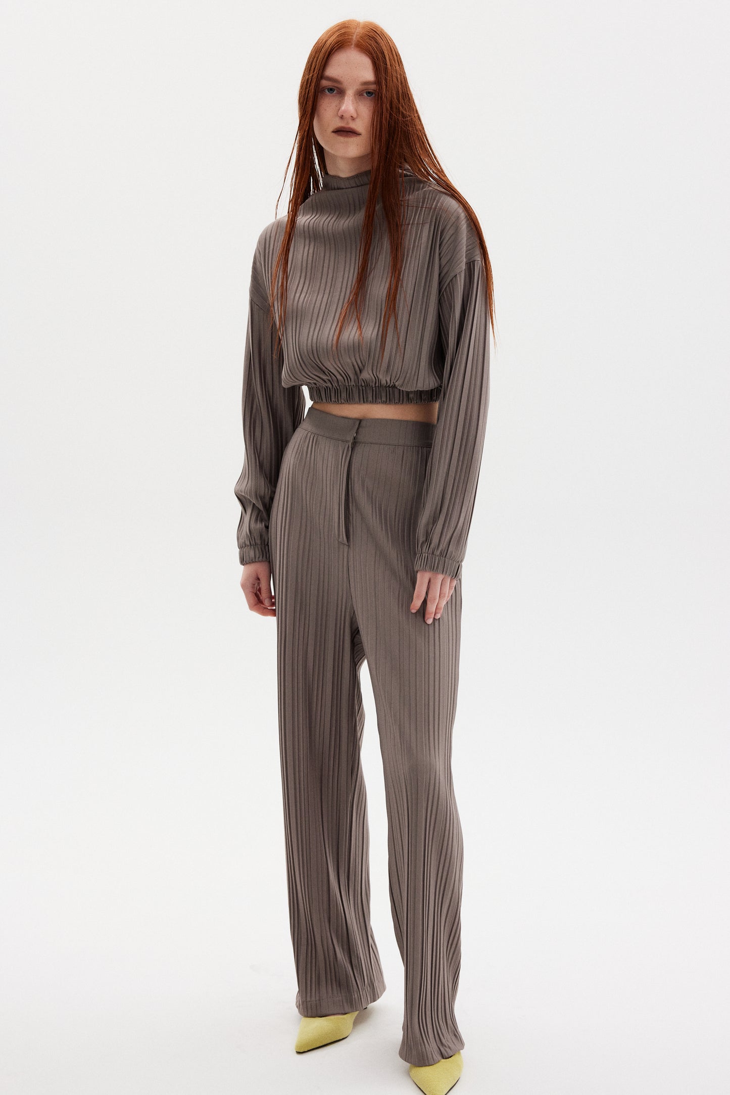 High Neck Plissé Sweatshirt, Hazelnut