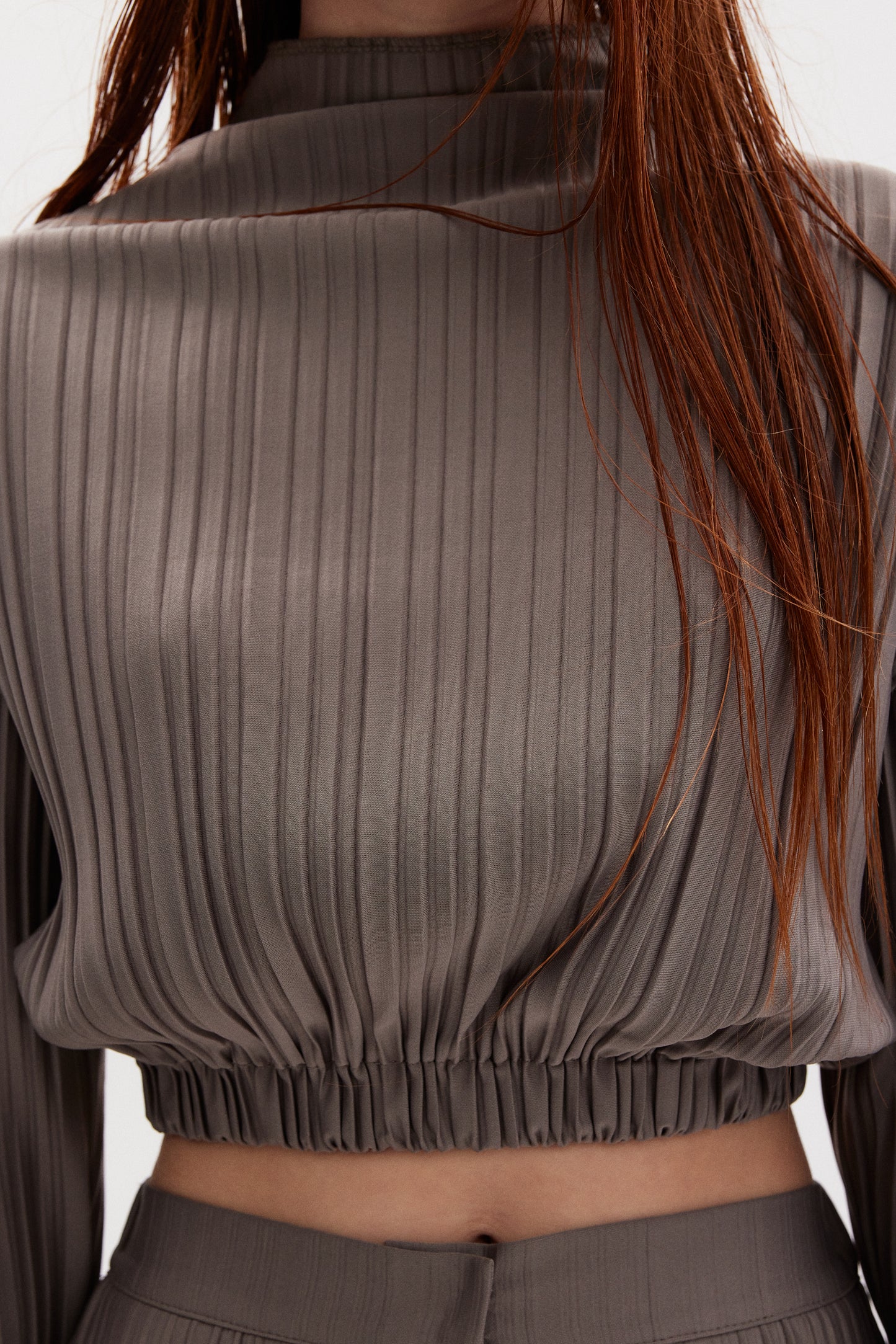 High Neck Plissé Sweatshirt, Hazelnut