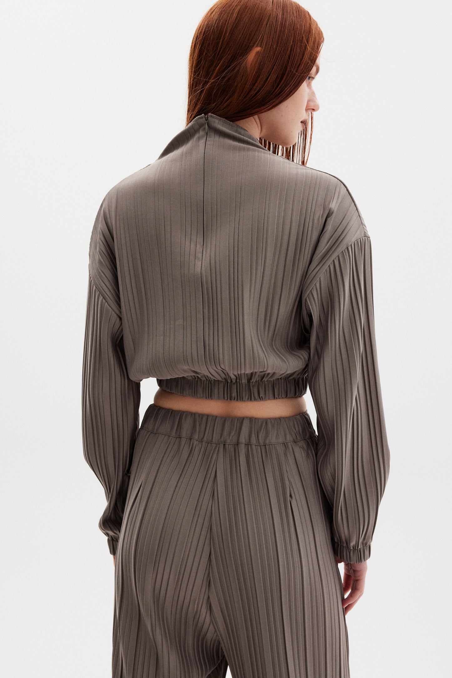 High Neck Plissé Sweatshirt, Hazelnut