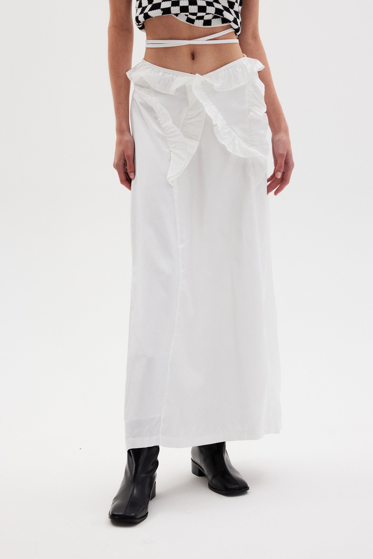 V-Cut Tie Waist Skirt, Porcelain