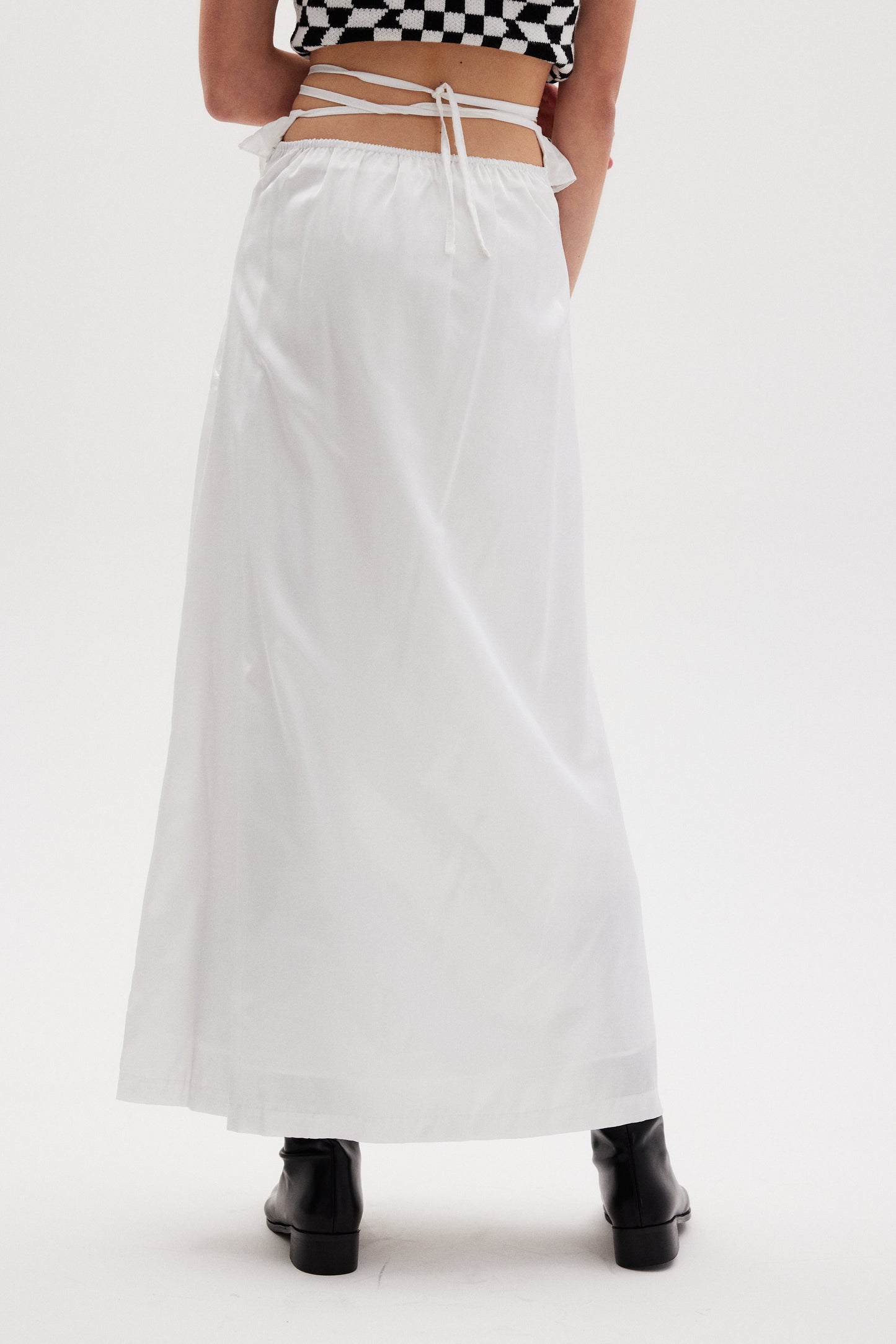 V-Cut Tie Waist Skirt, Porcelain