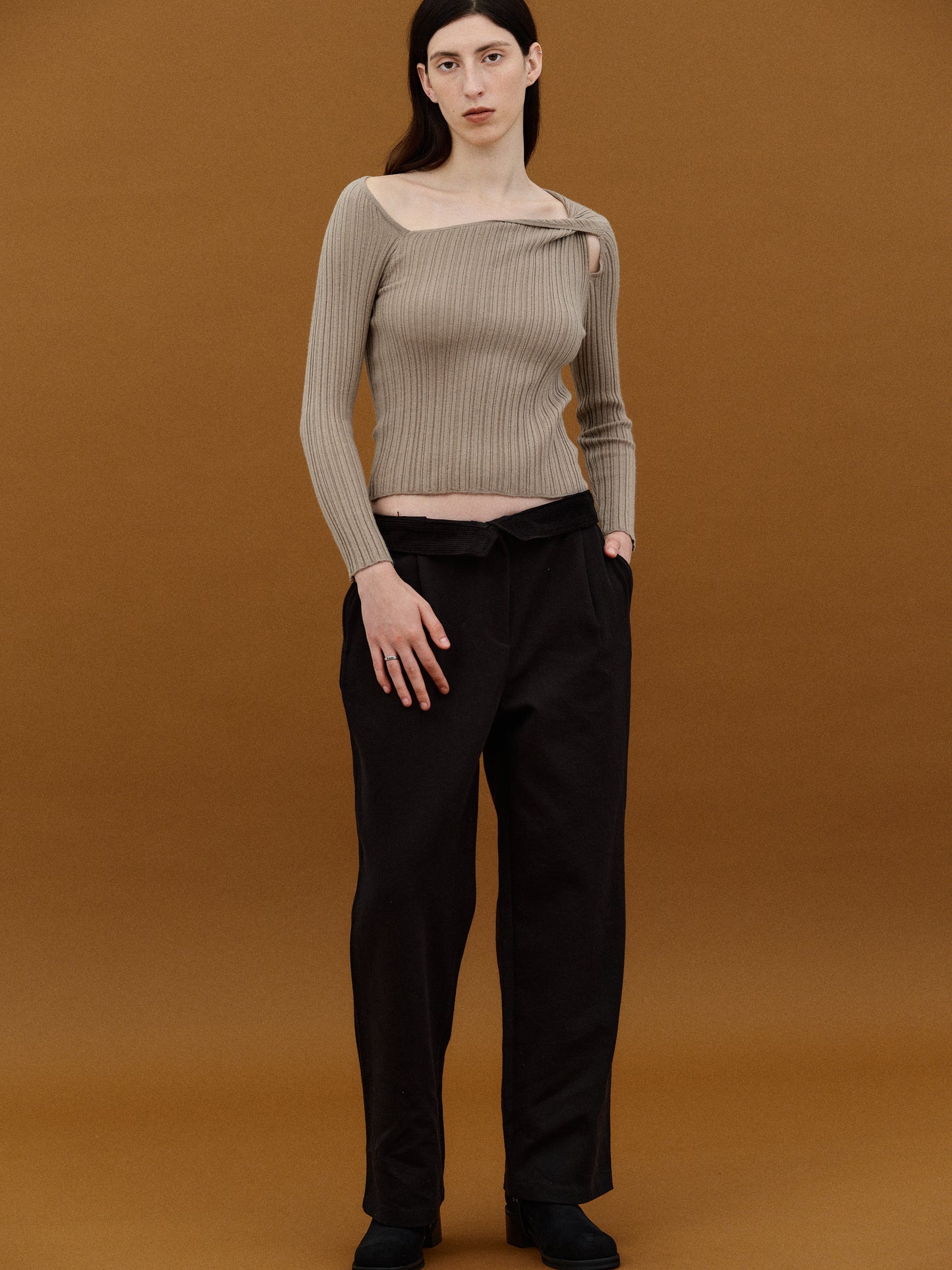 Single Twisted Knit Top, Coffee