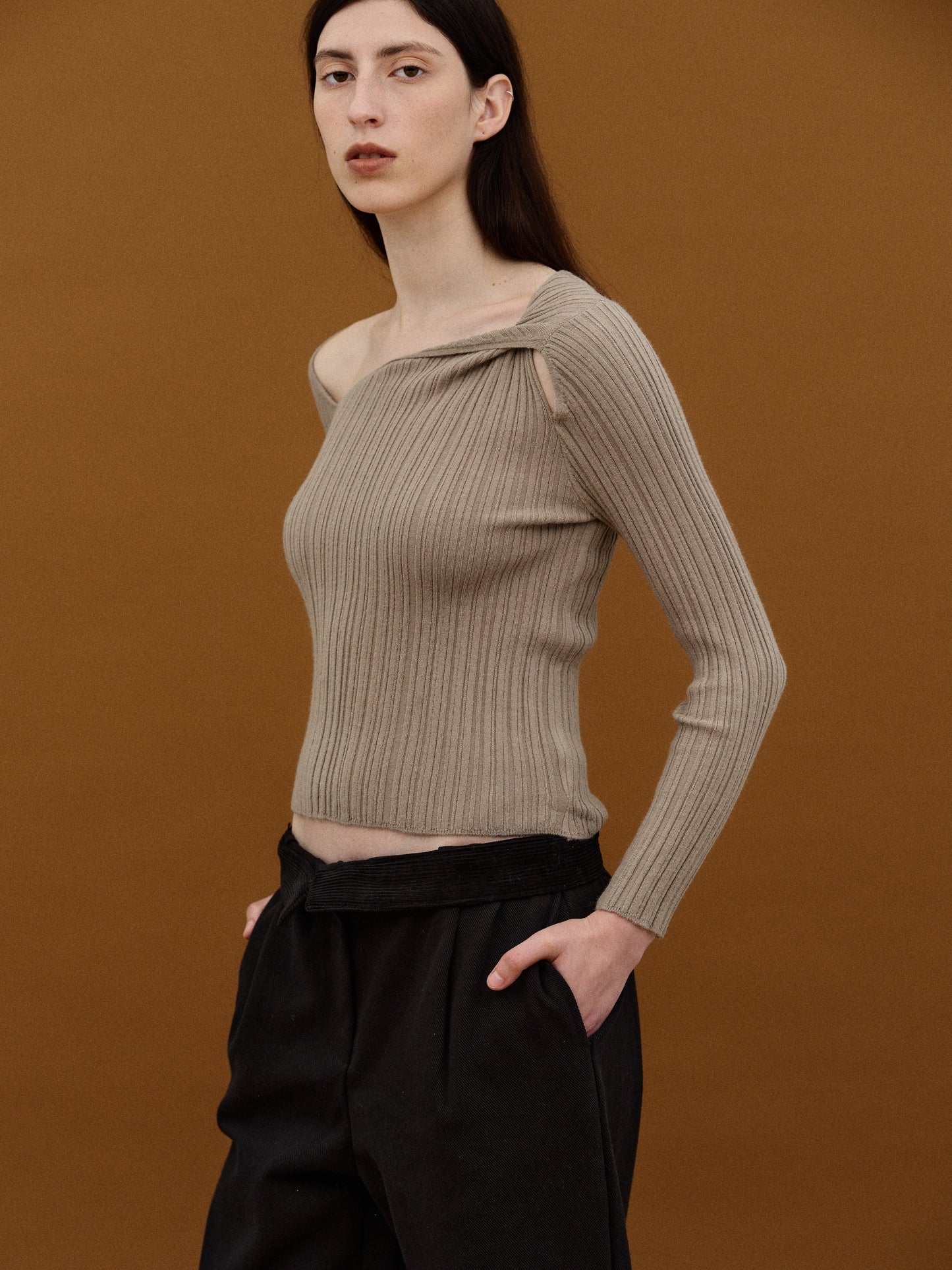 Single Twisted Knit Top, Coffee