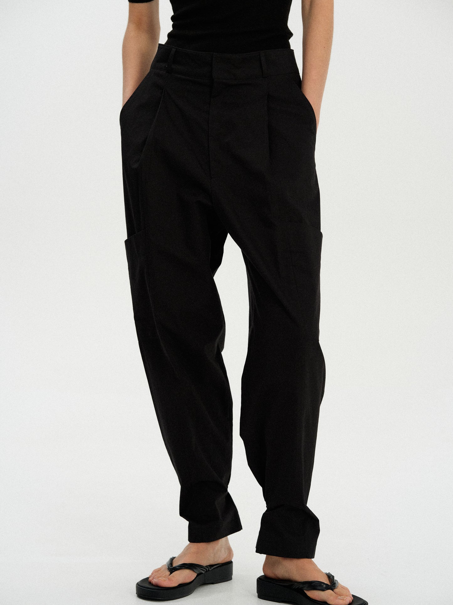 Low Pocket Toggle Trousers, Black