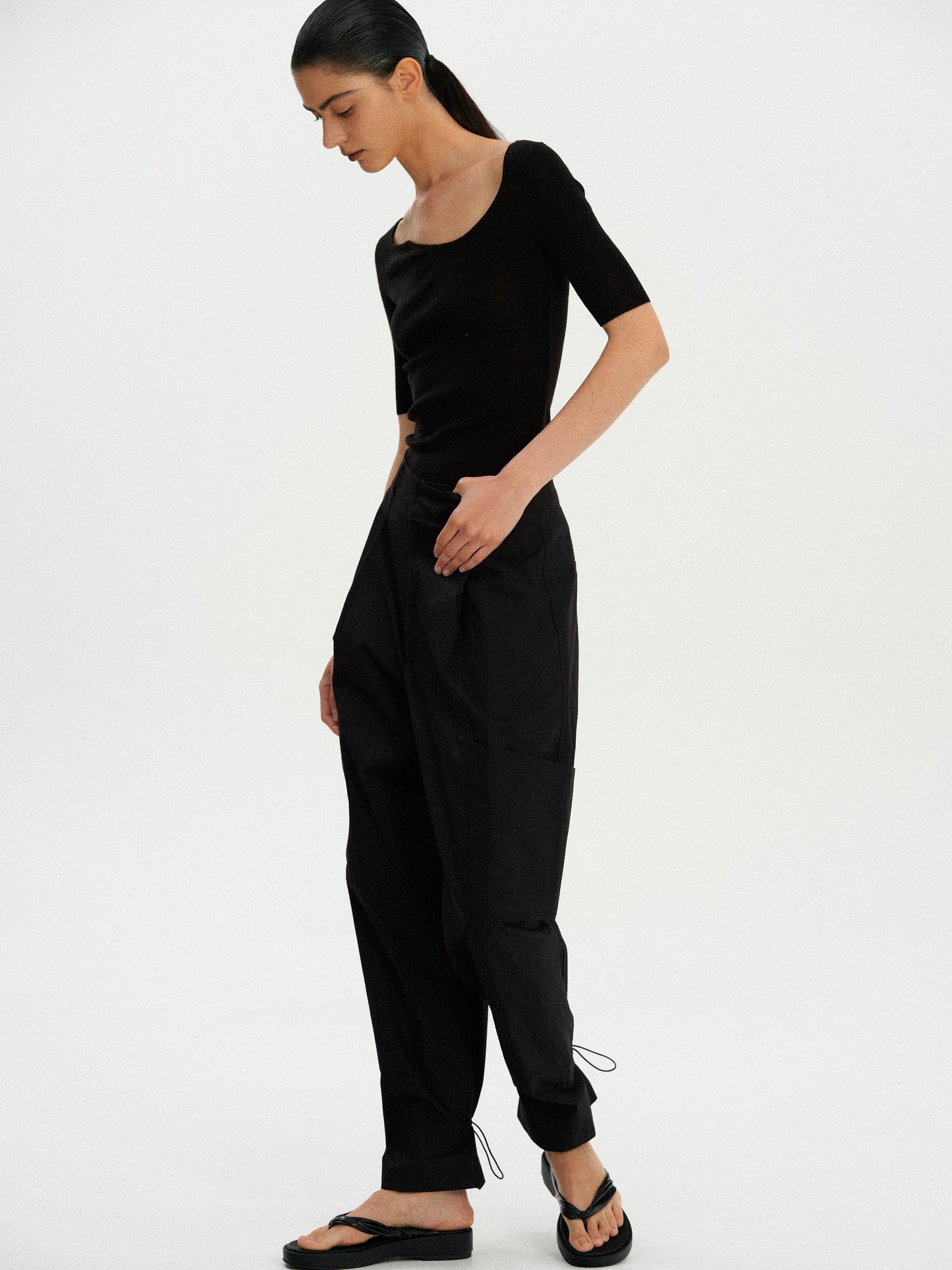 Low Pocket Toggle Trousers, Black