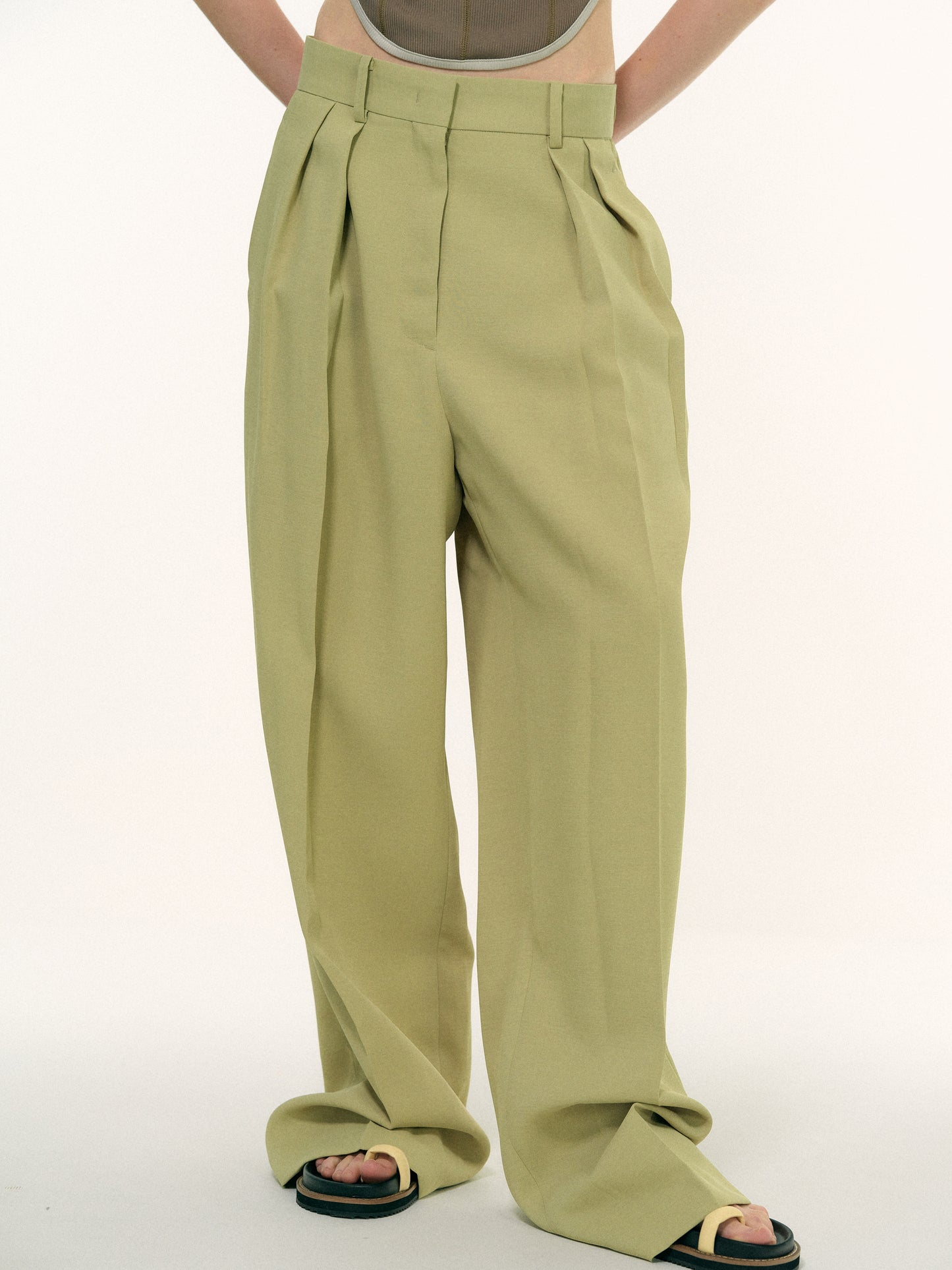 Low-Rise Pleated Trousers, Guacamole