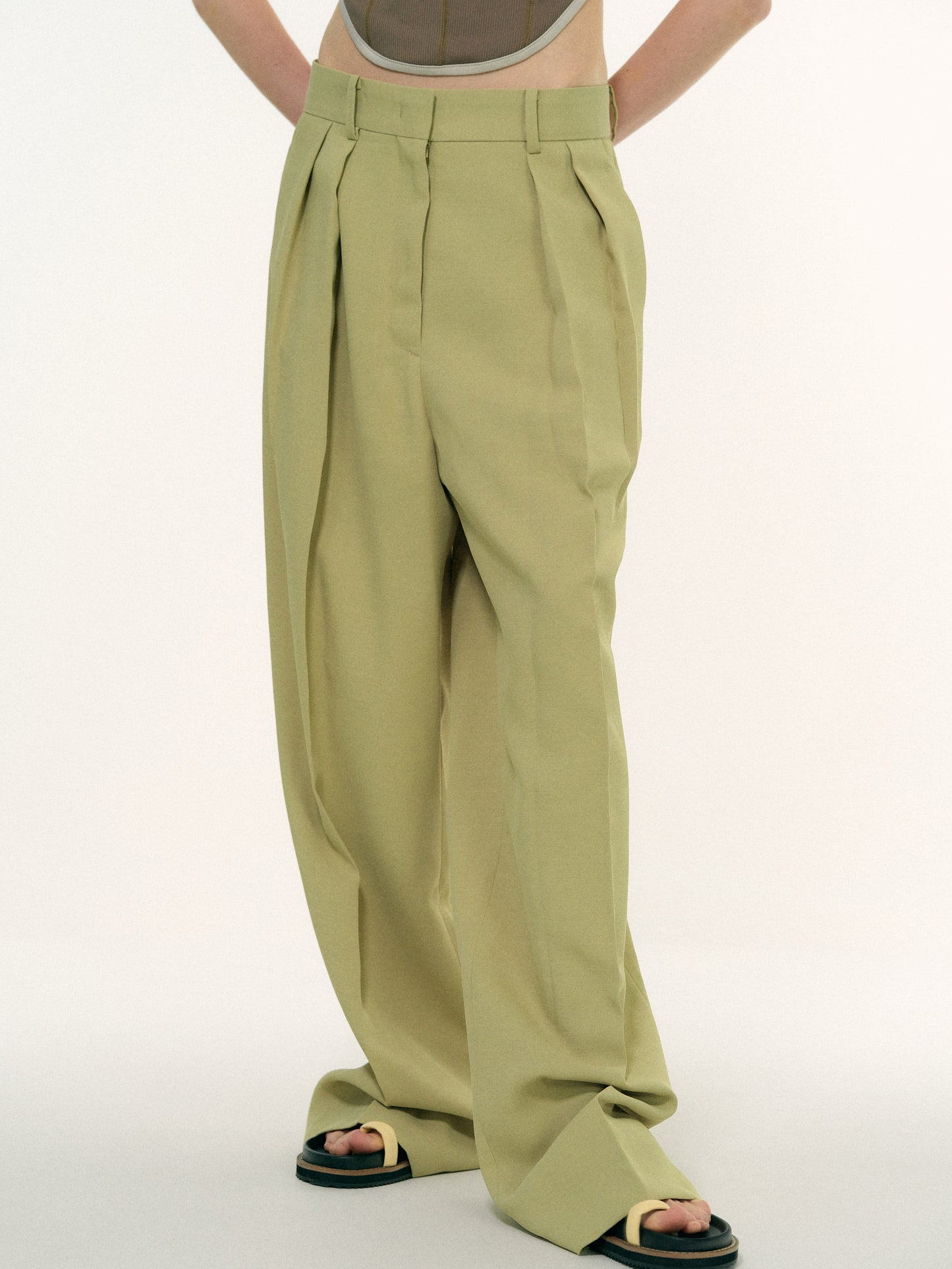 Low-Rise Pleated Trousers, Guacamole
