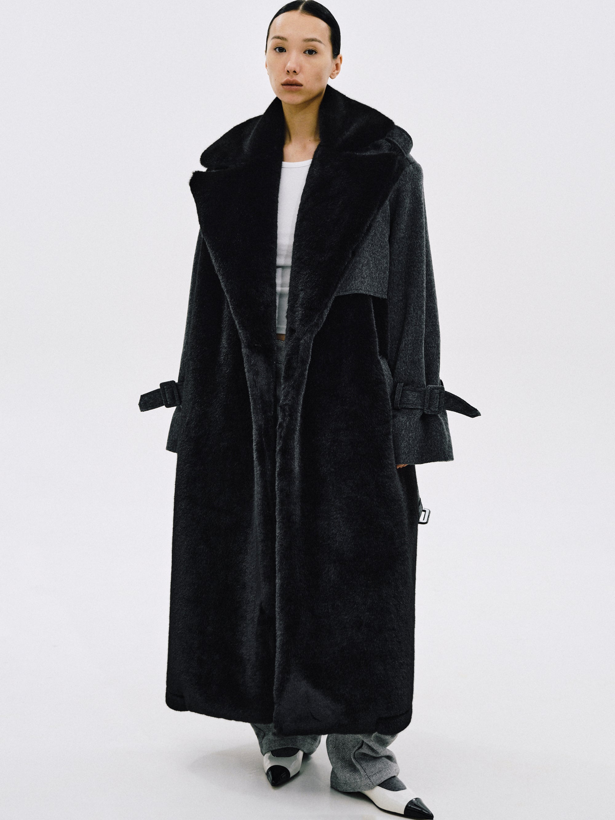 oversized-faux-fur-wool-coat-black-sourceunknown