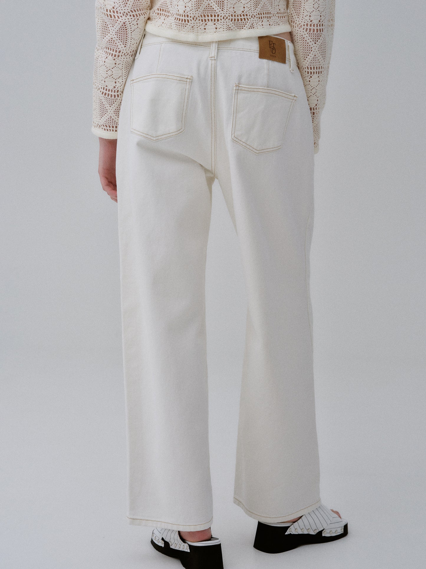 Relaxed Buttoned Jeans, White