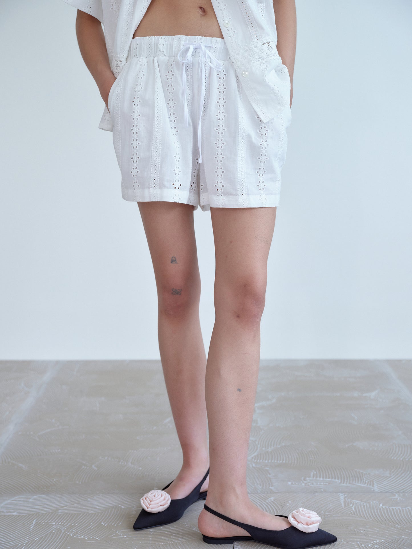 Broderie Anglaise Shorts, White