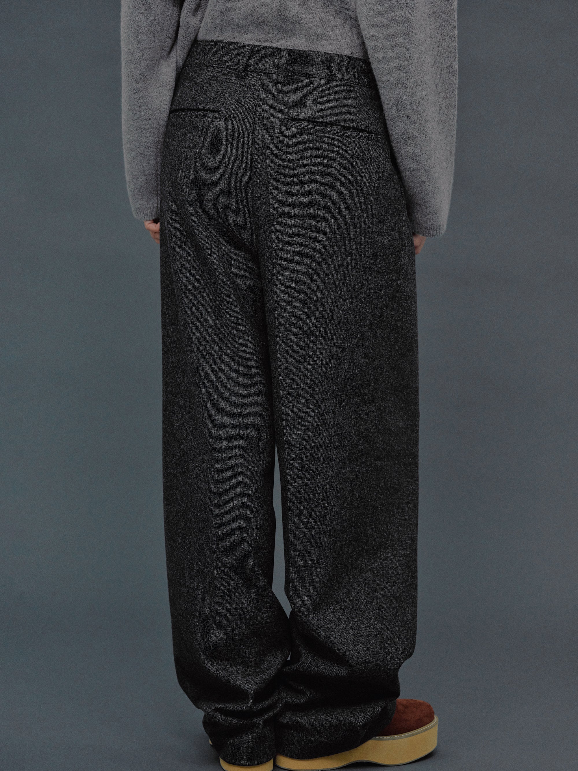 Double-Pleated Trousers, Dark Grey Melange – SourceUnknown