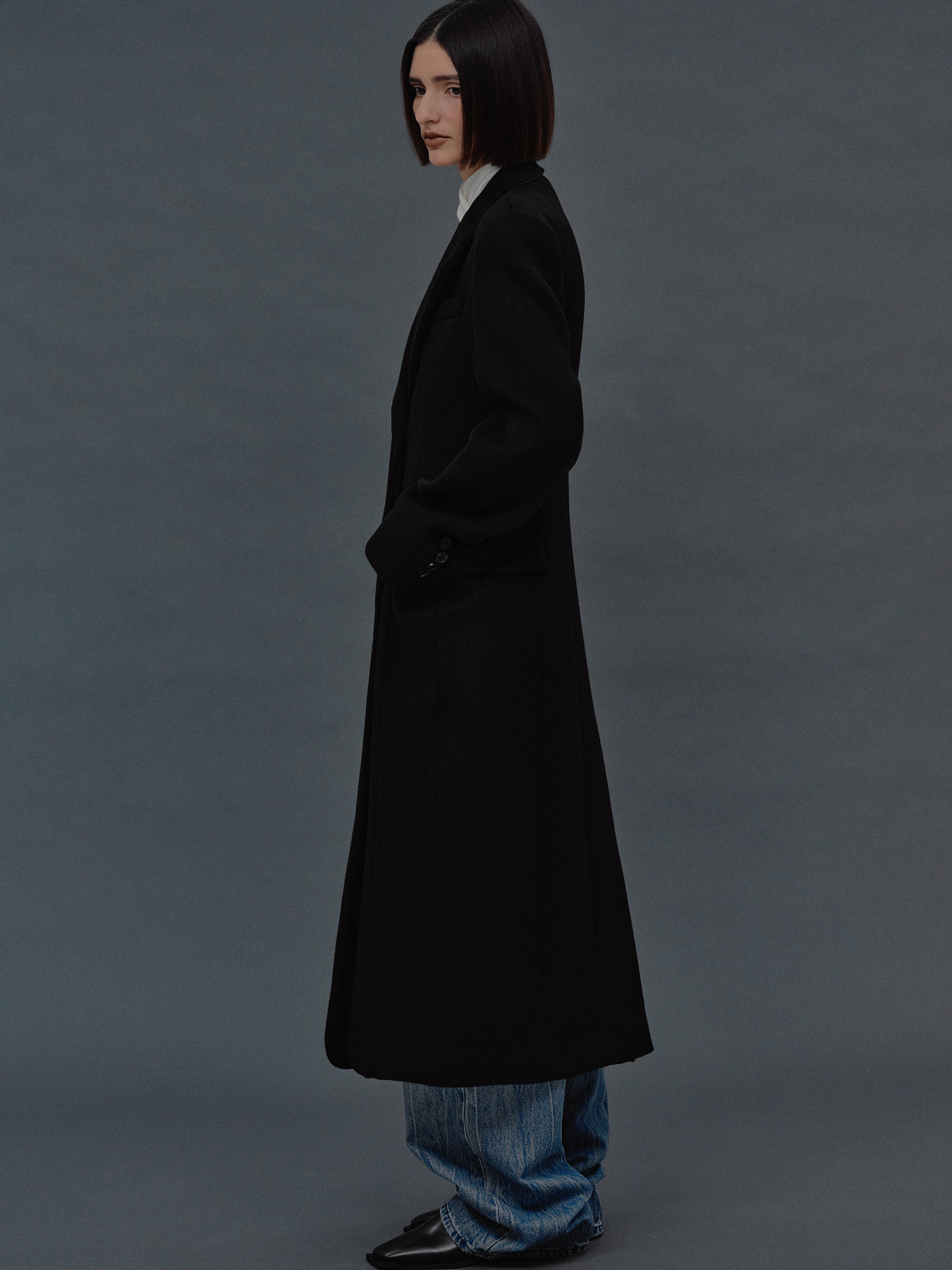 Holin Hourglass Coat, Black