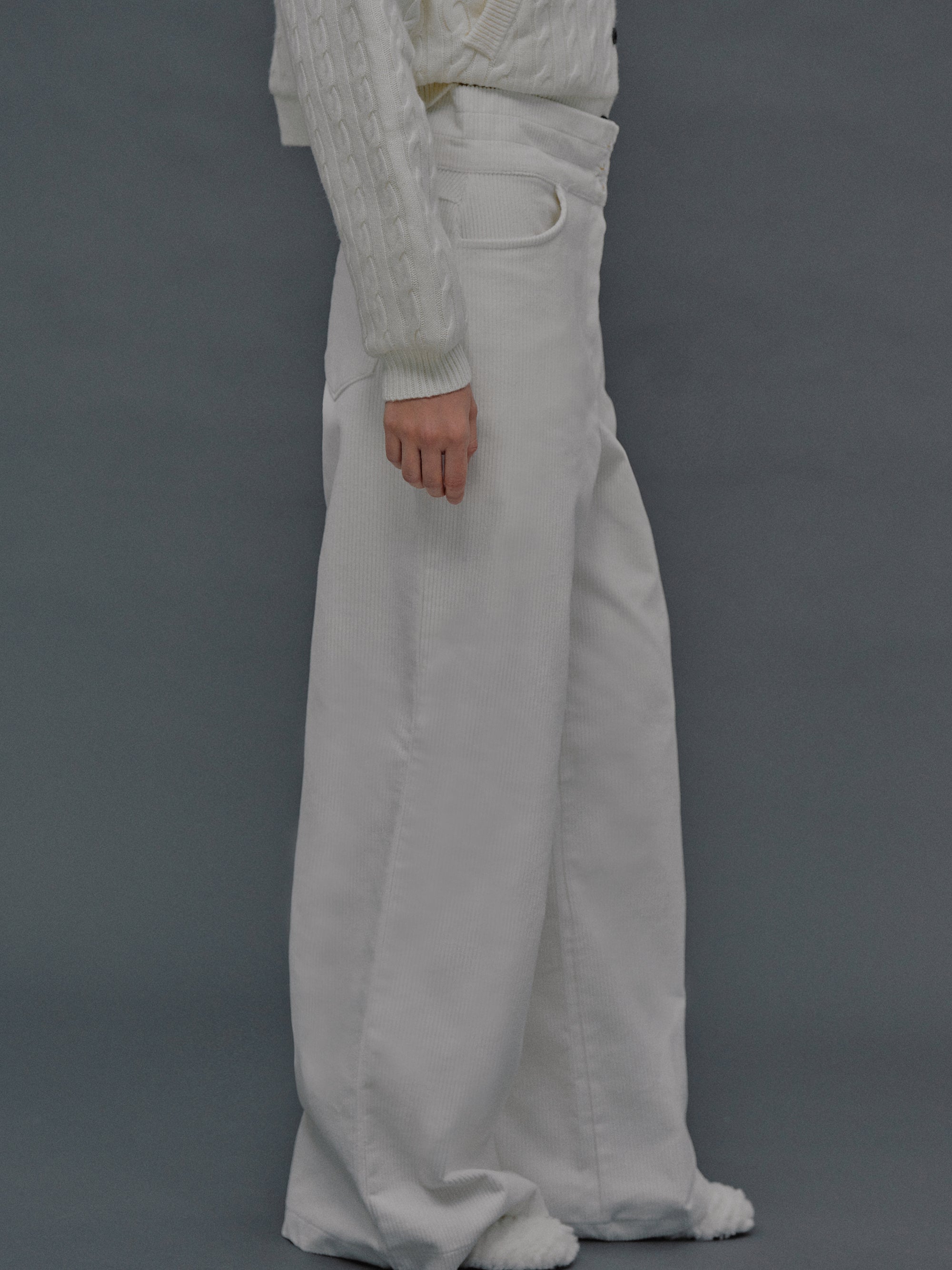 Corduroy trousers (232M280DE1450C579708) for Man | Brunello Cucinelli