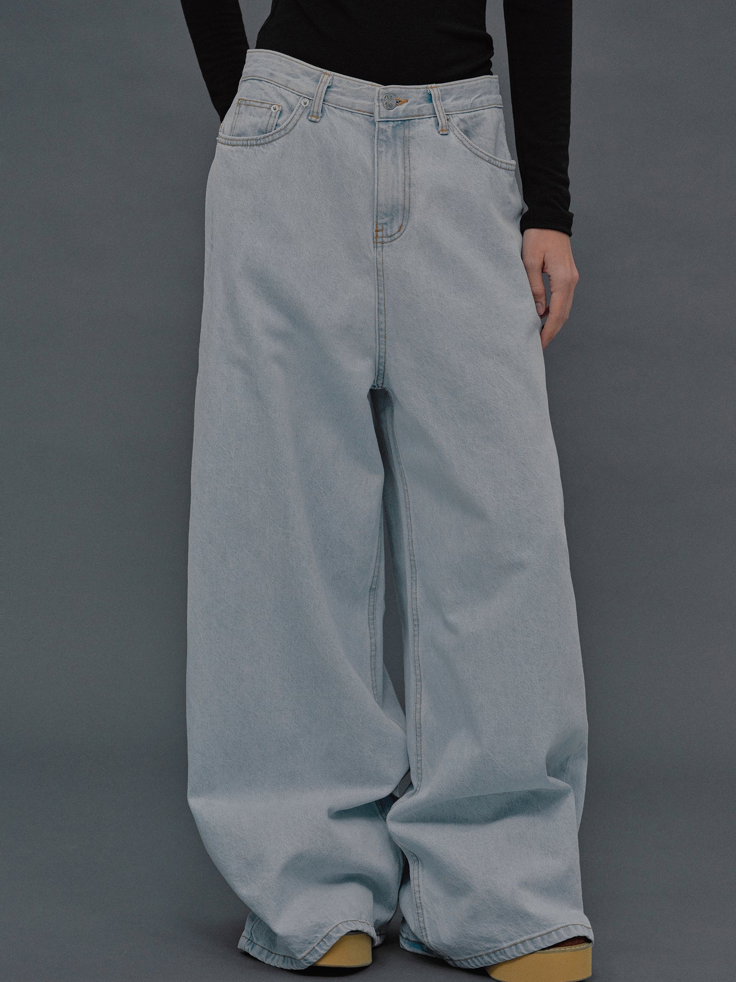 (Pre-order) Oversized Fit Jeans, Light Blue Wash