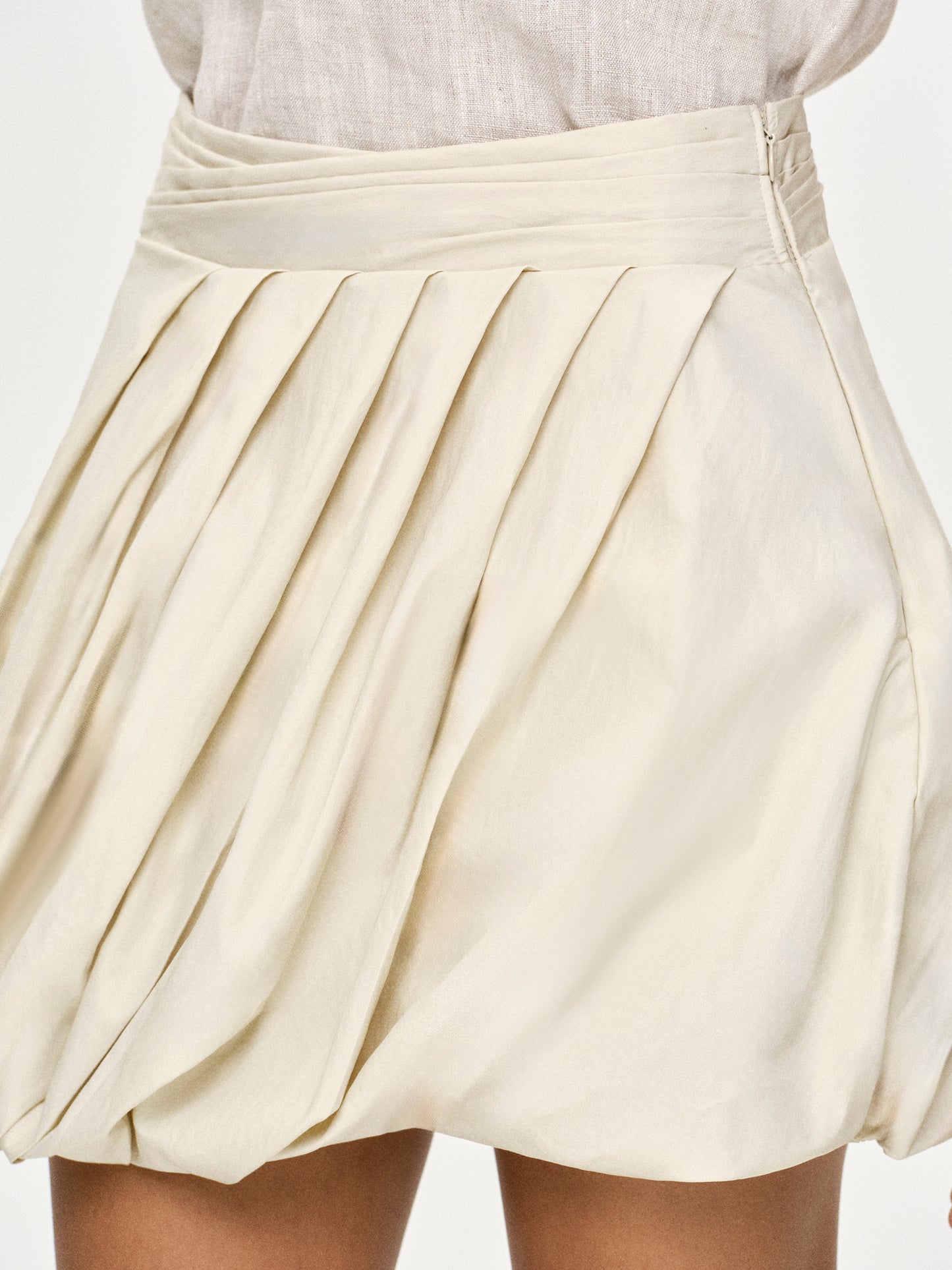 (Pre-order) Sarran Irregular Balloon Miniskirt, Vanilla