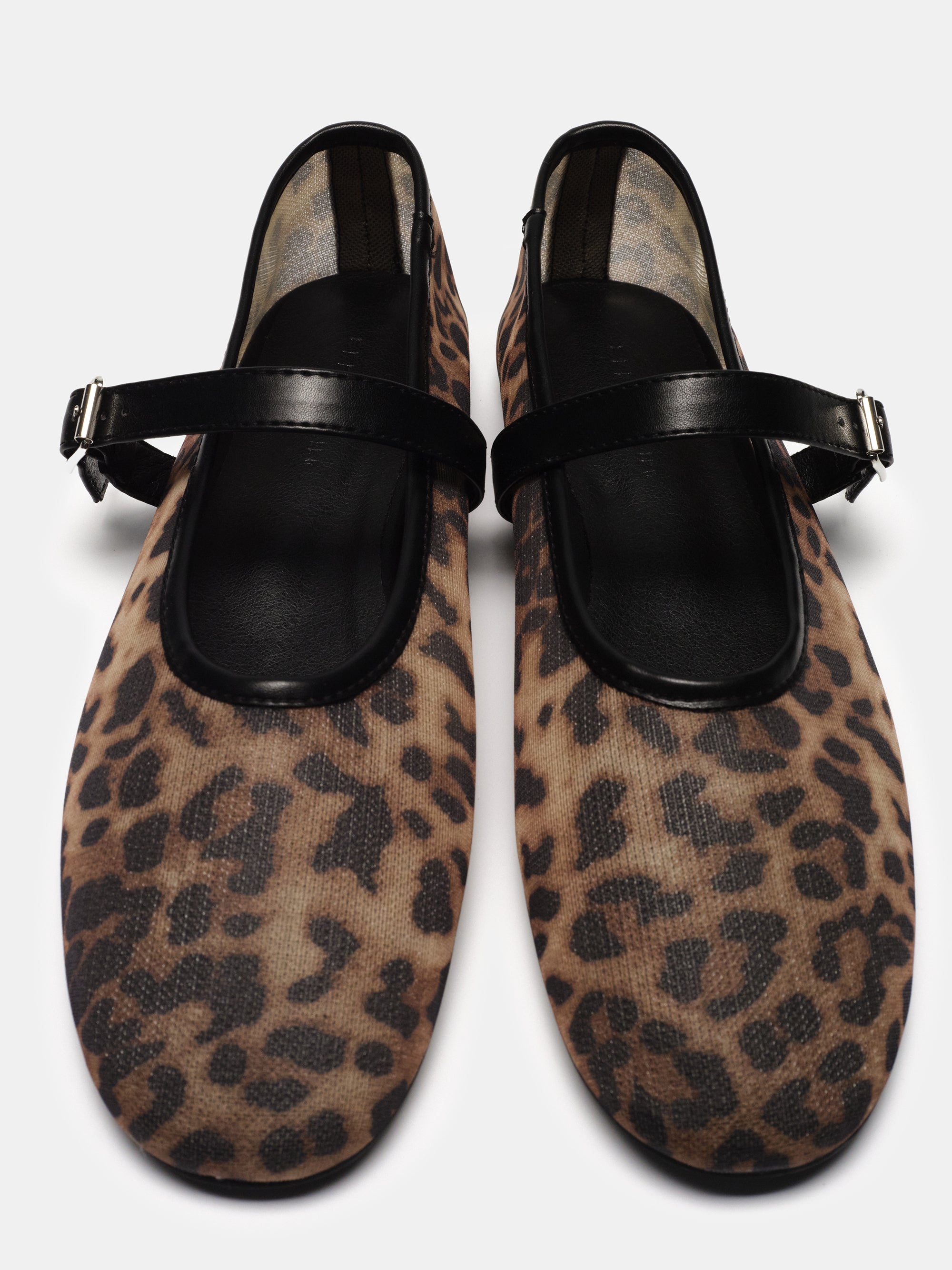 CUSHIONAIRE Damen Mary Jane Flats Mit Memory Foam - Bequeme Schnallenpumps In Leopard Print