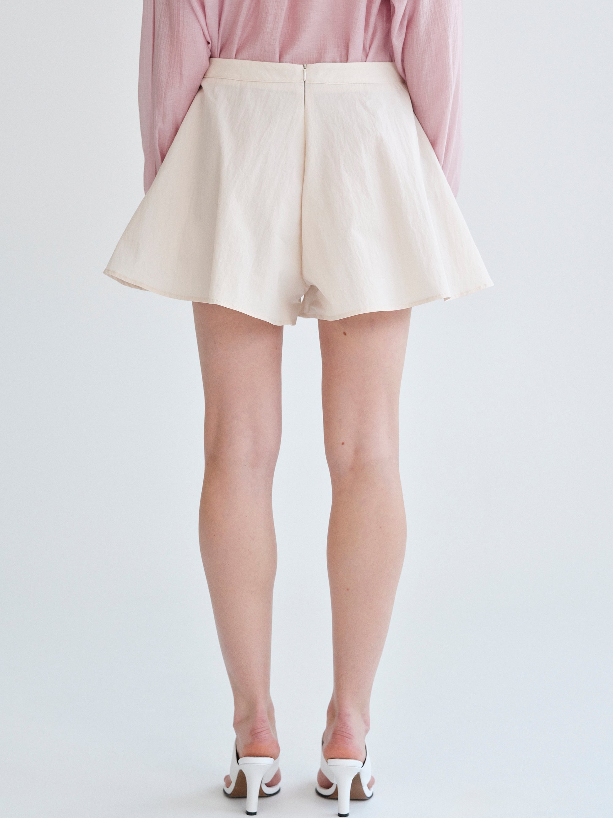 Pleat Balloon Shorts, Ivory
