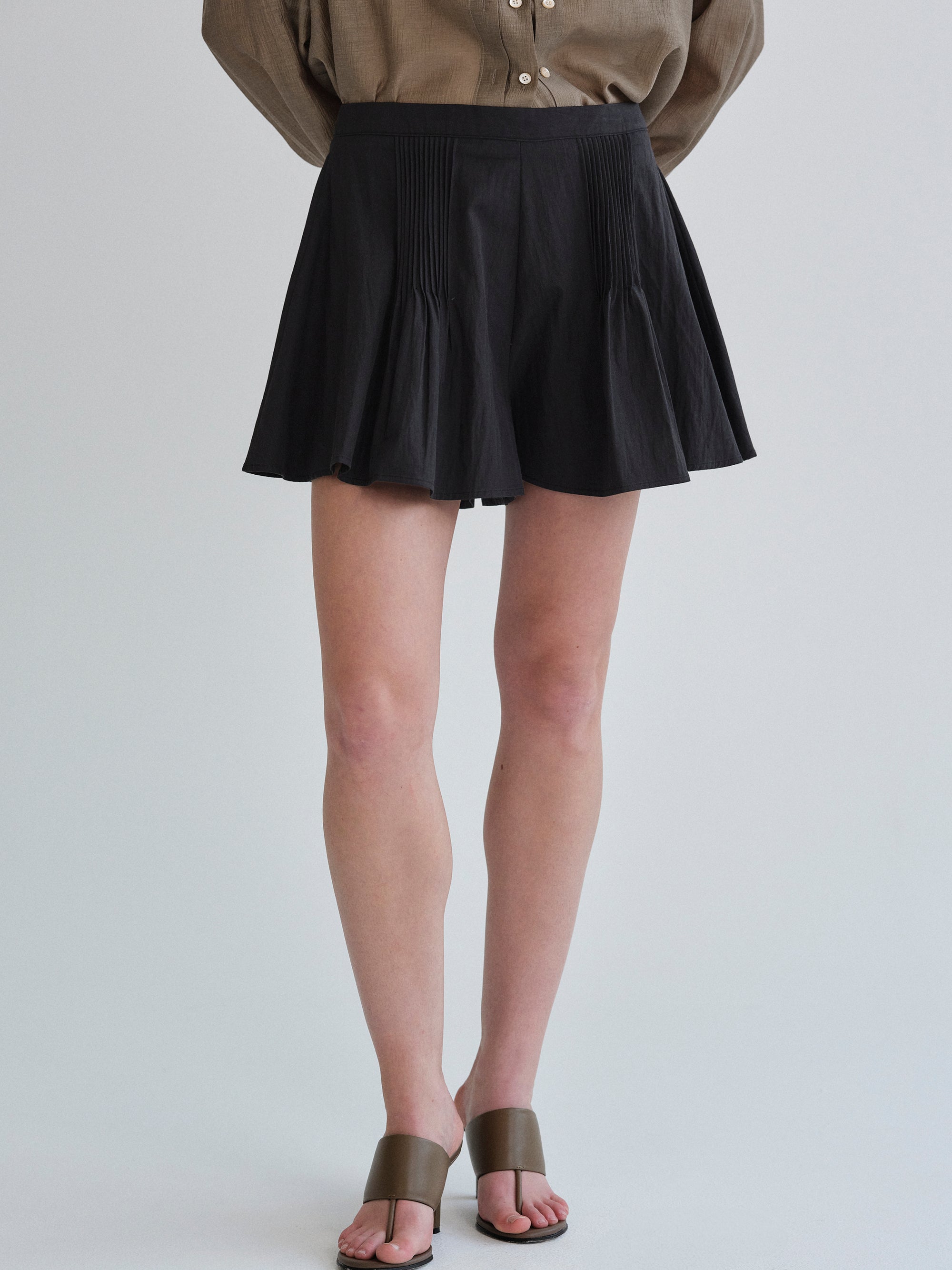 Pleat Balloon Shorts, Black
