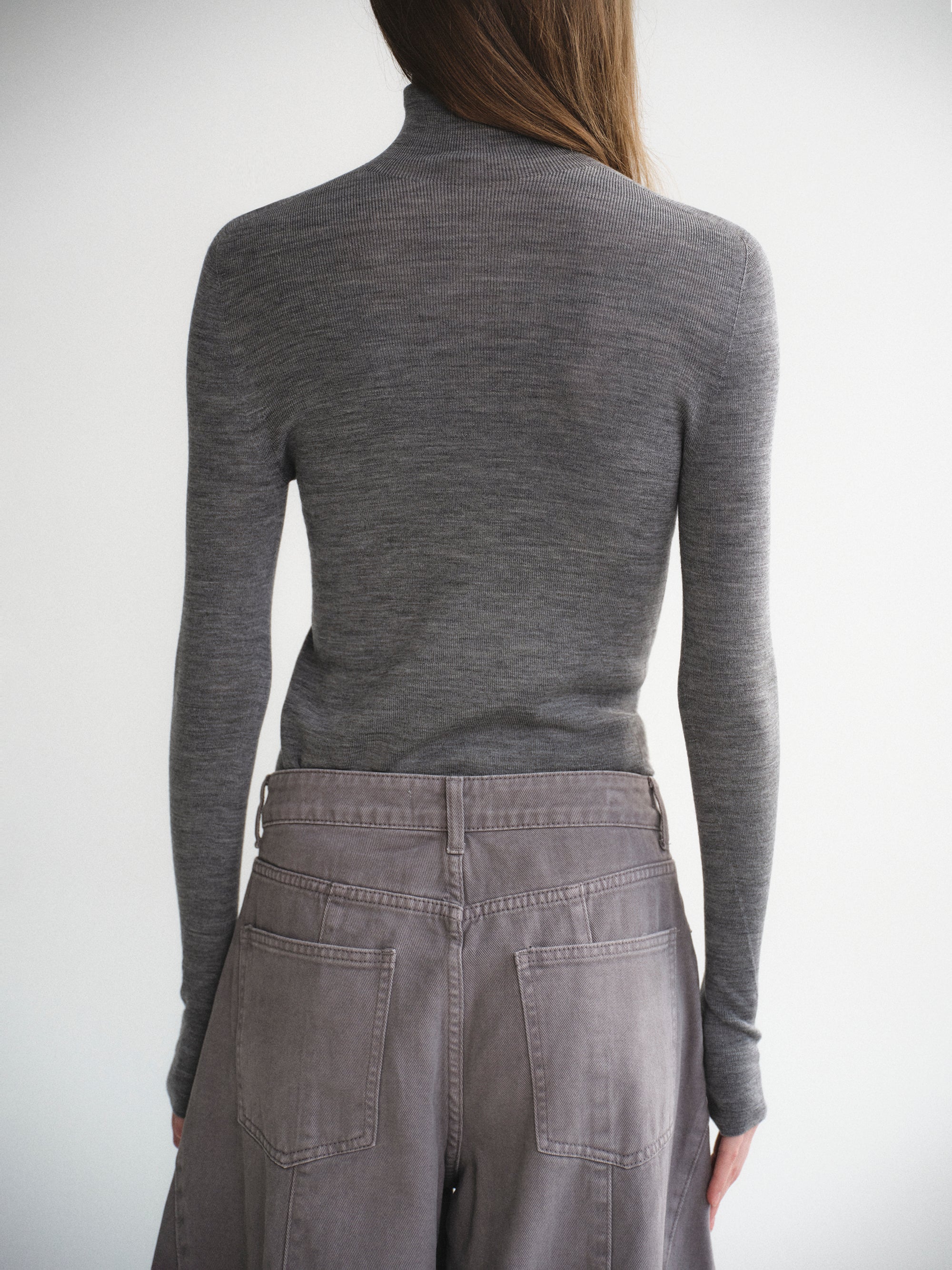 Fine-Knit Merino Turtleneck, Grey