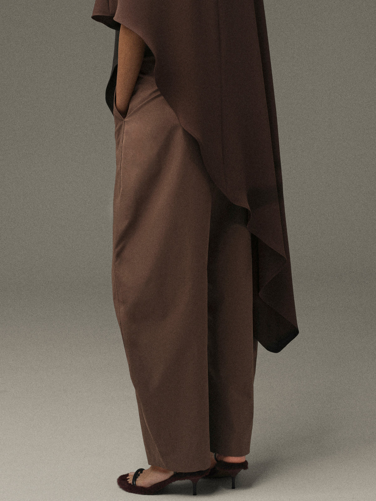 Edolo Barrel-Leg Trousers, Brown