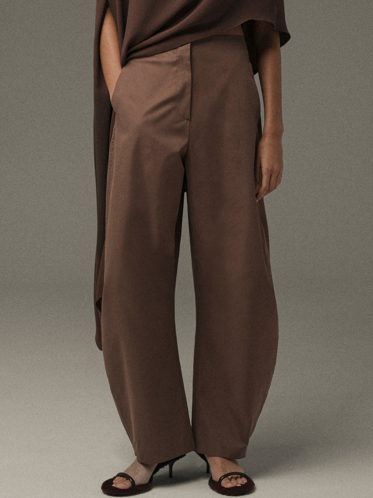 Edolo Barrel-Leg Trousers, Brown
