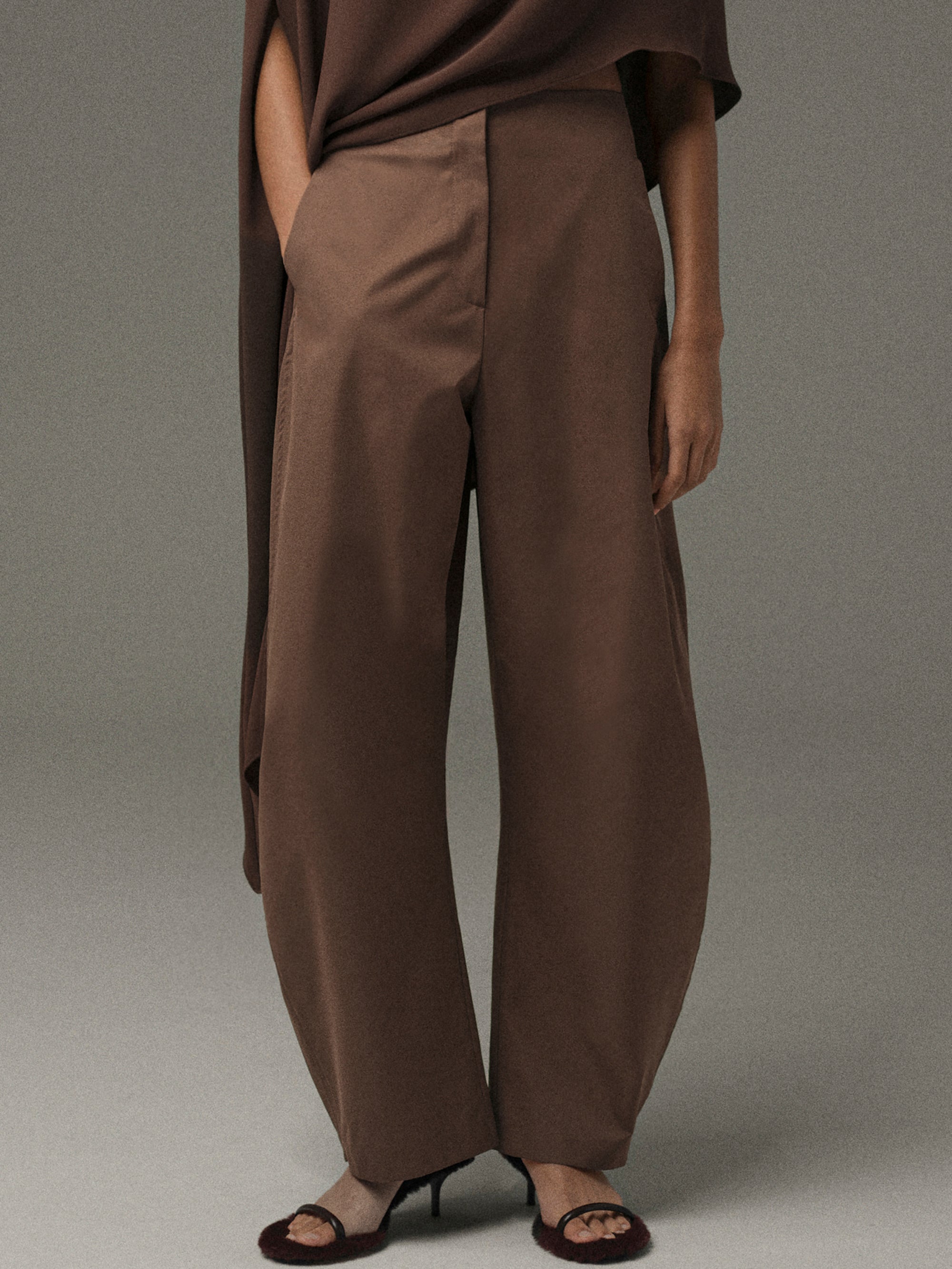 Edolo Barrel-Leg Trousers, Brown