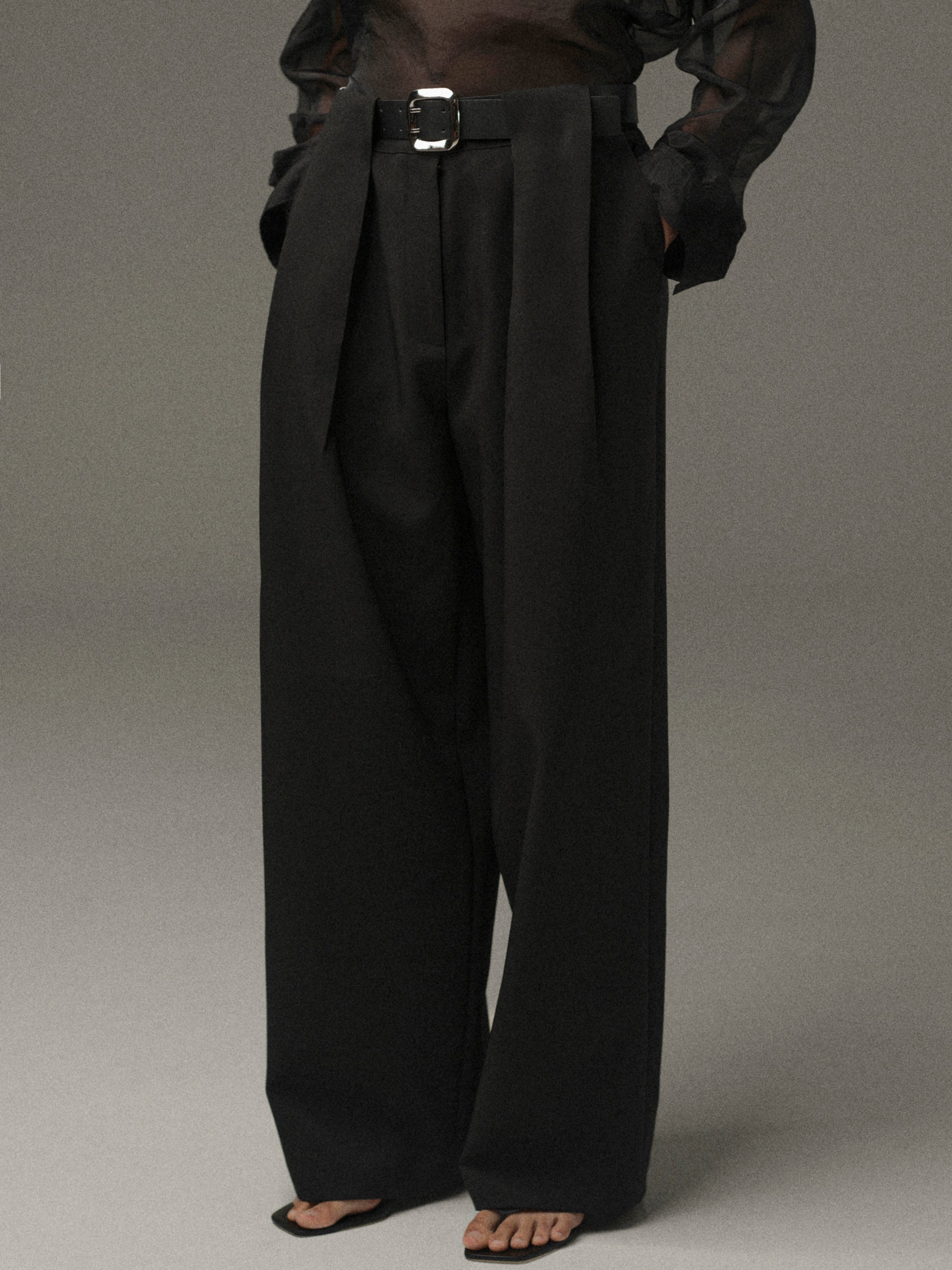 Matteo Belted Tuck Trousers, Black