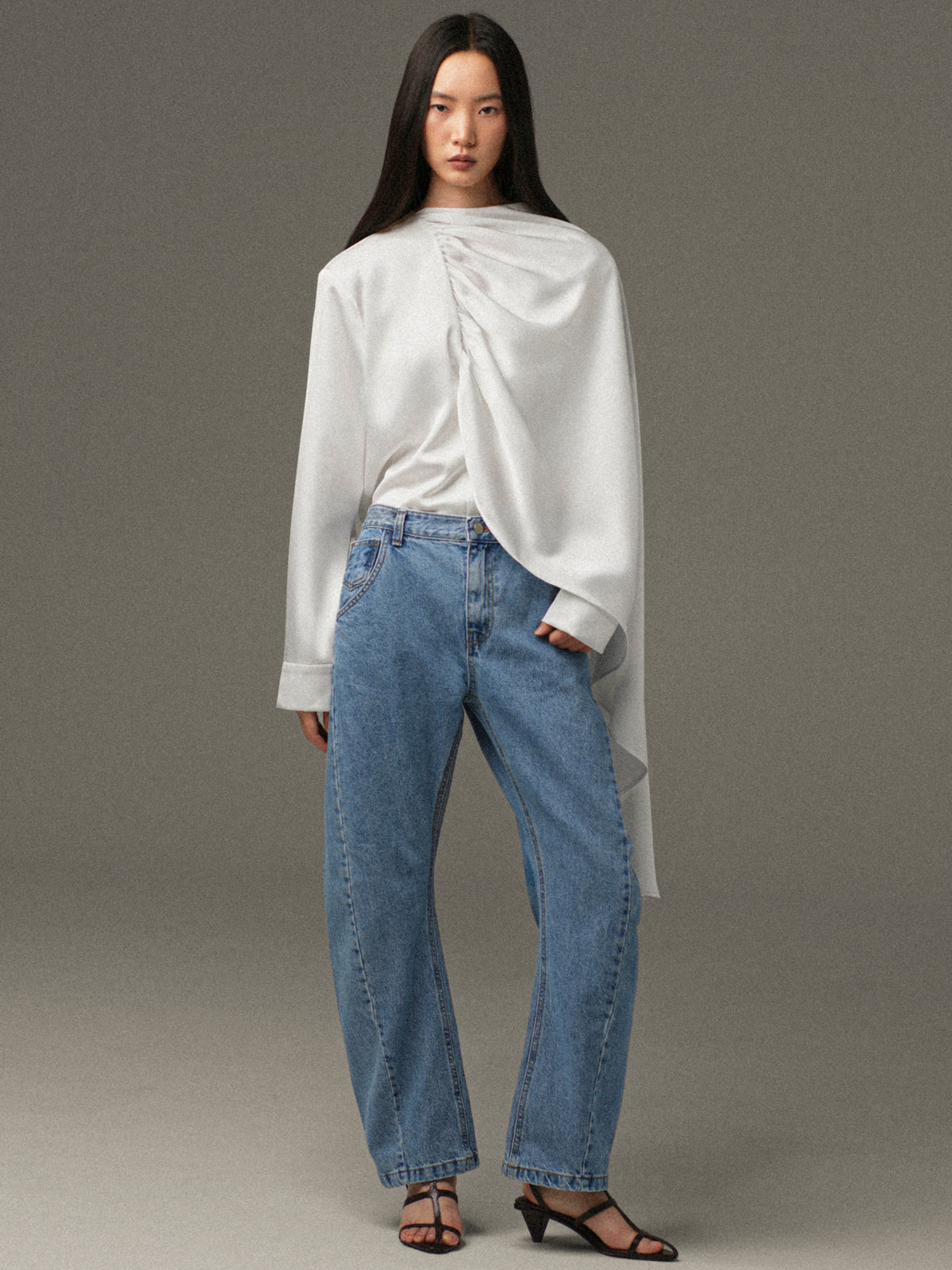 Miro Paneled Curved Jeans, Blue