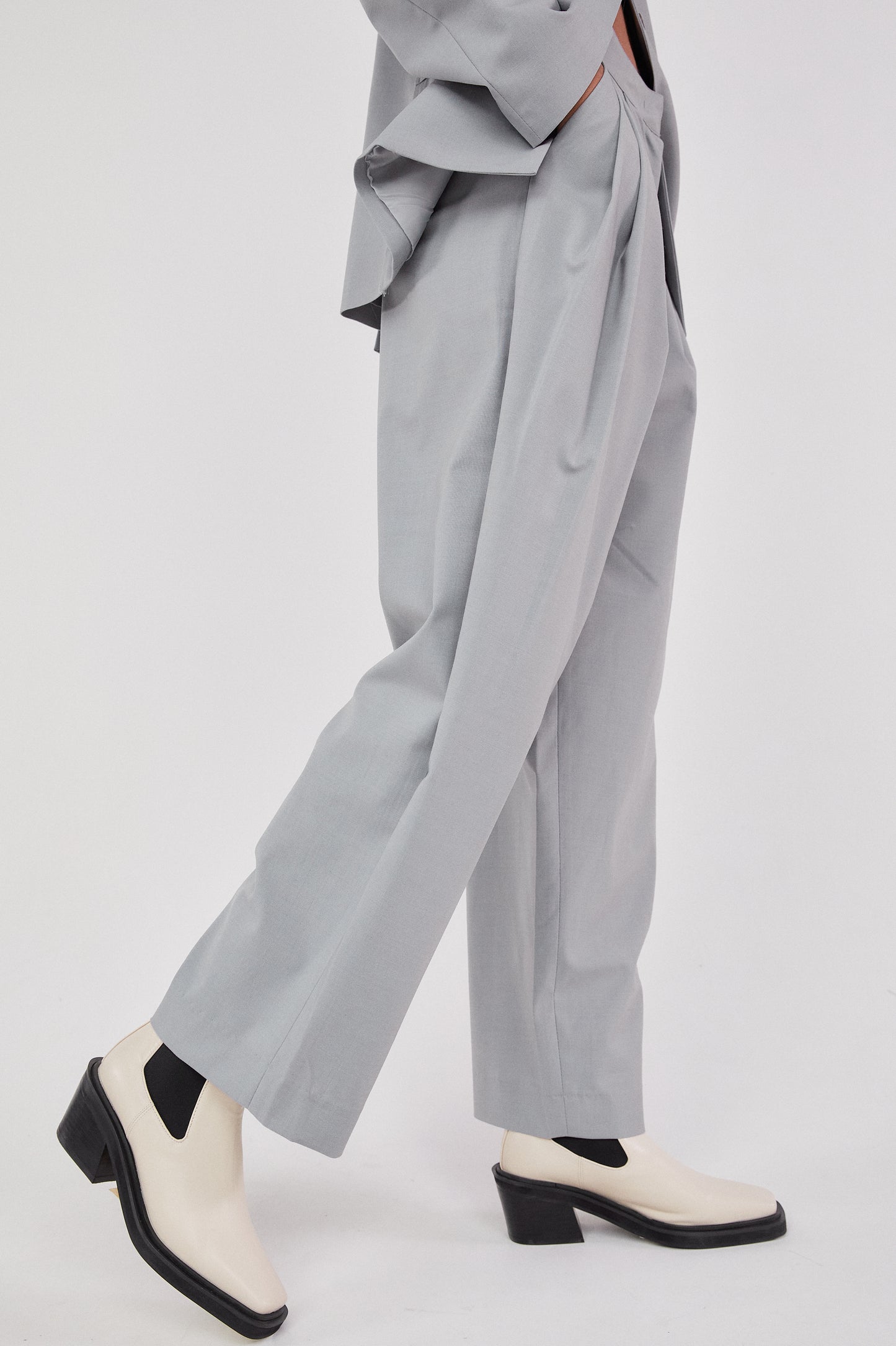 Relaxed Wide Leg Trousers, Cloud Gray